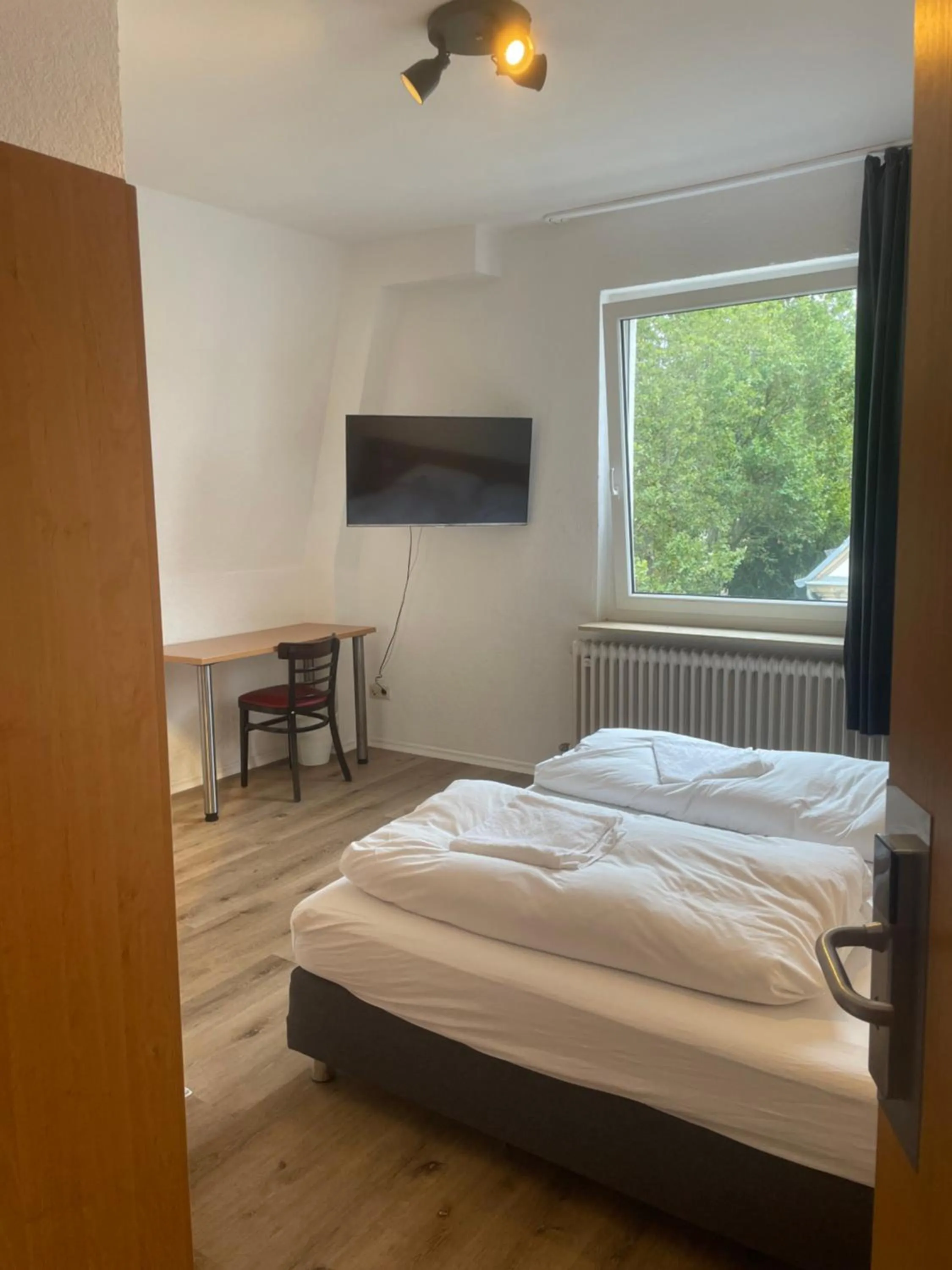 TV and multimedia, Bed in 24-7 Stadthotel Stuttgart