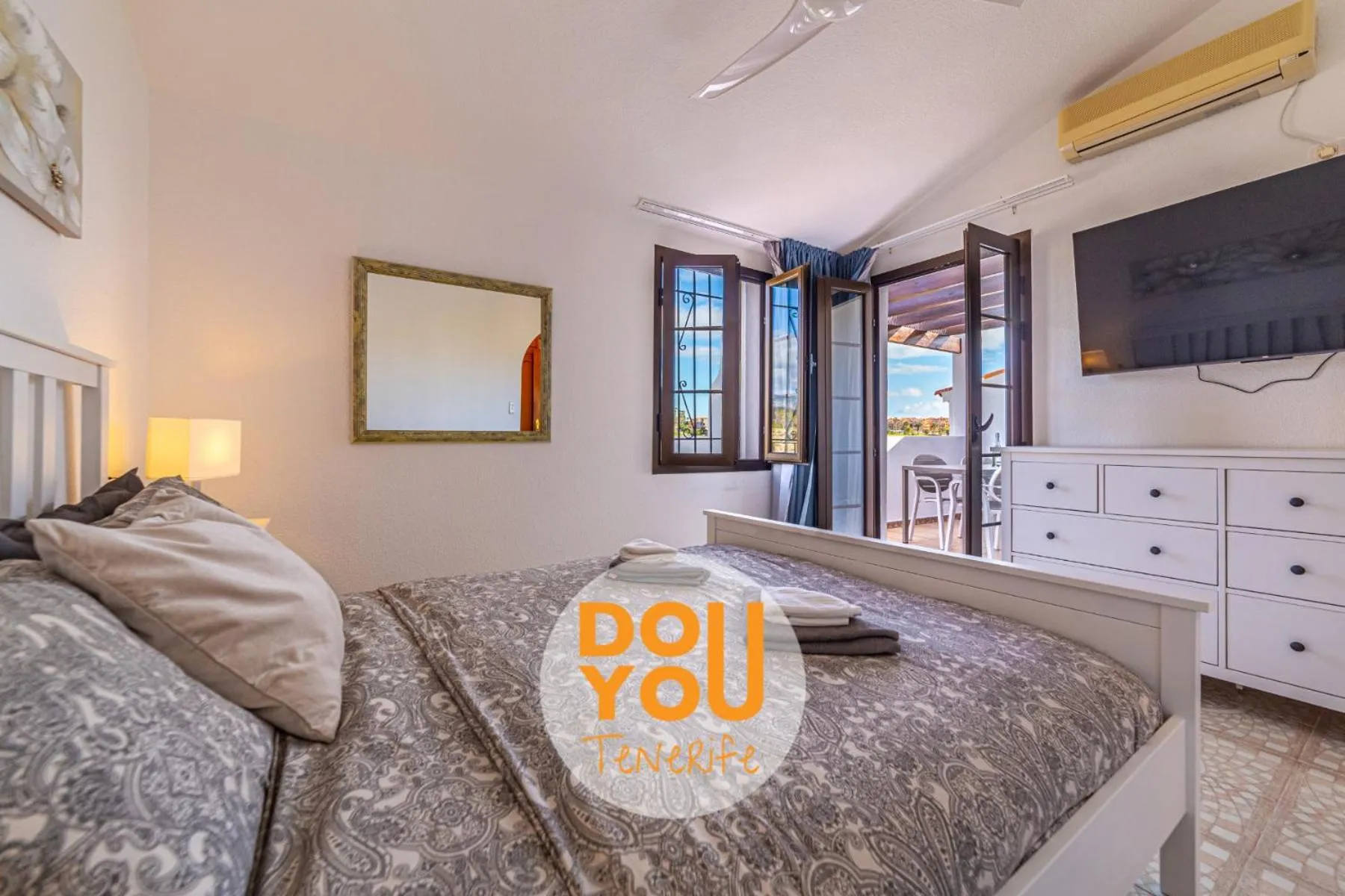 Bedroom, Bed in Apartment Fairways Club