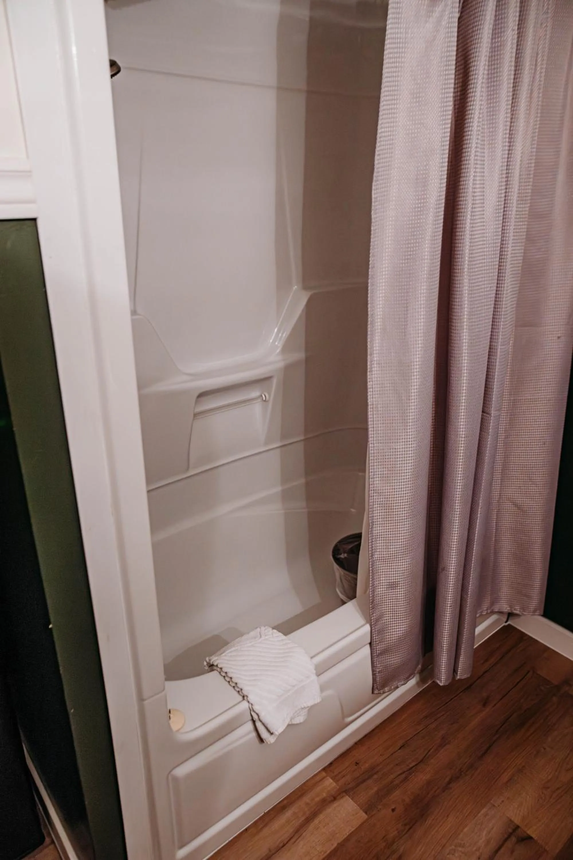 The Montague Rose Inn & Cafe