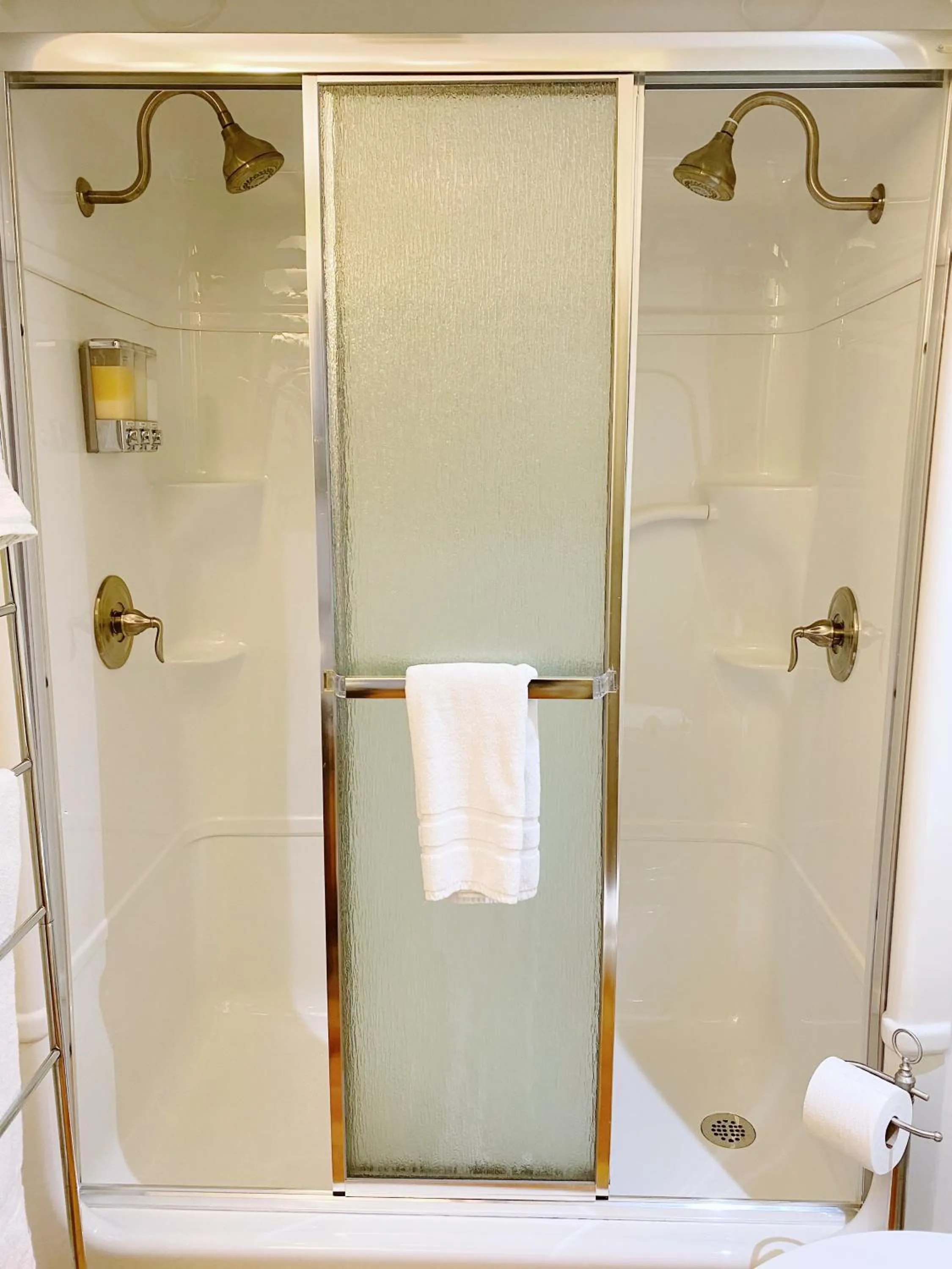 The Montague Rose Inn & Cafe