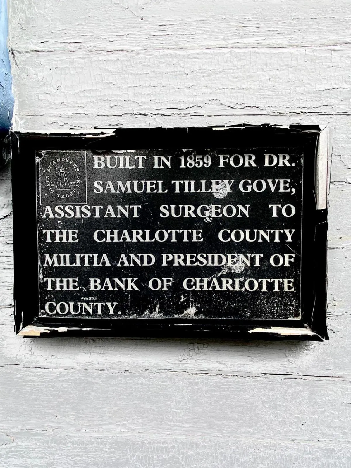 Logo/Certificate/Sign in The Montague Rose Inn & Cafe