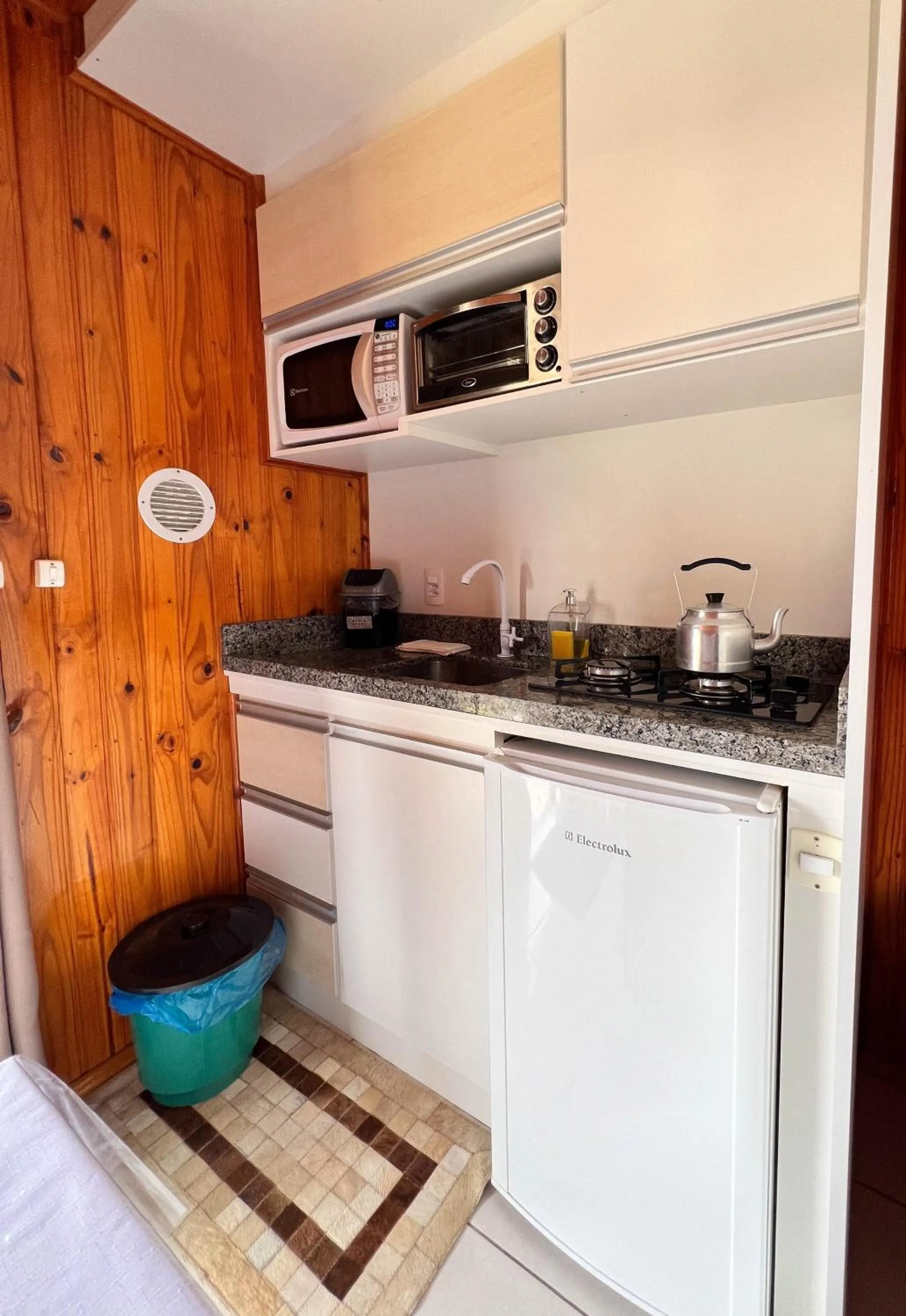 Kitchen or kitchenette in Pousada da Z