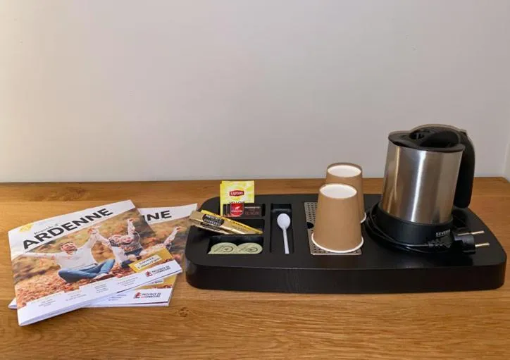 Coffee/tea facilities in Hotel Côté Cour