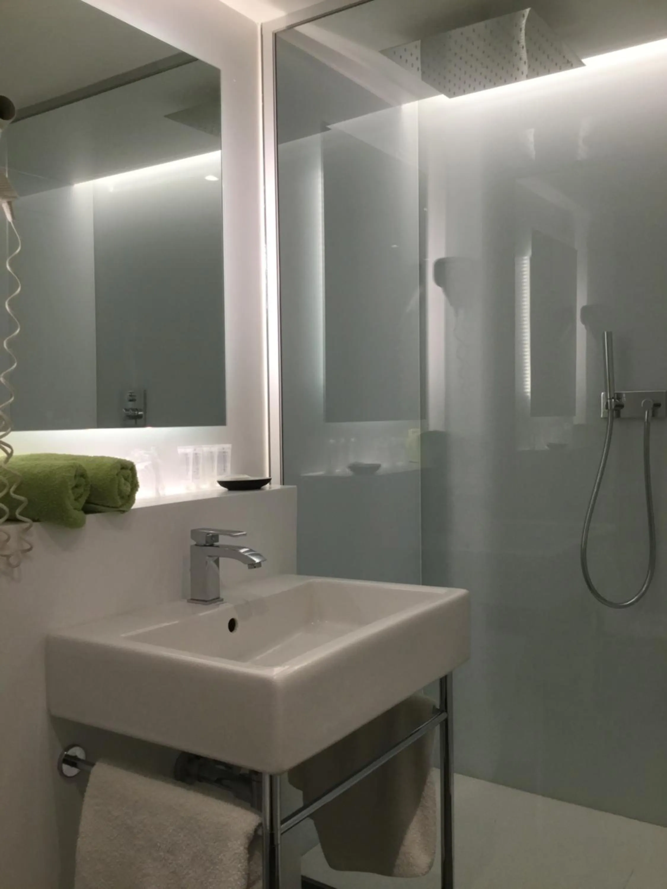 Bathroom in Hotel Côté Cour