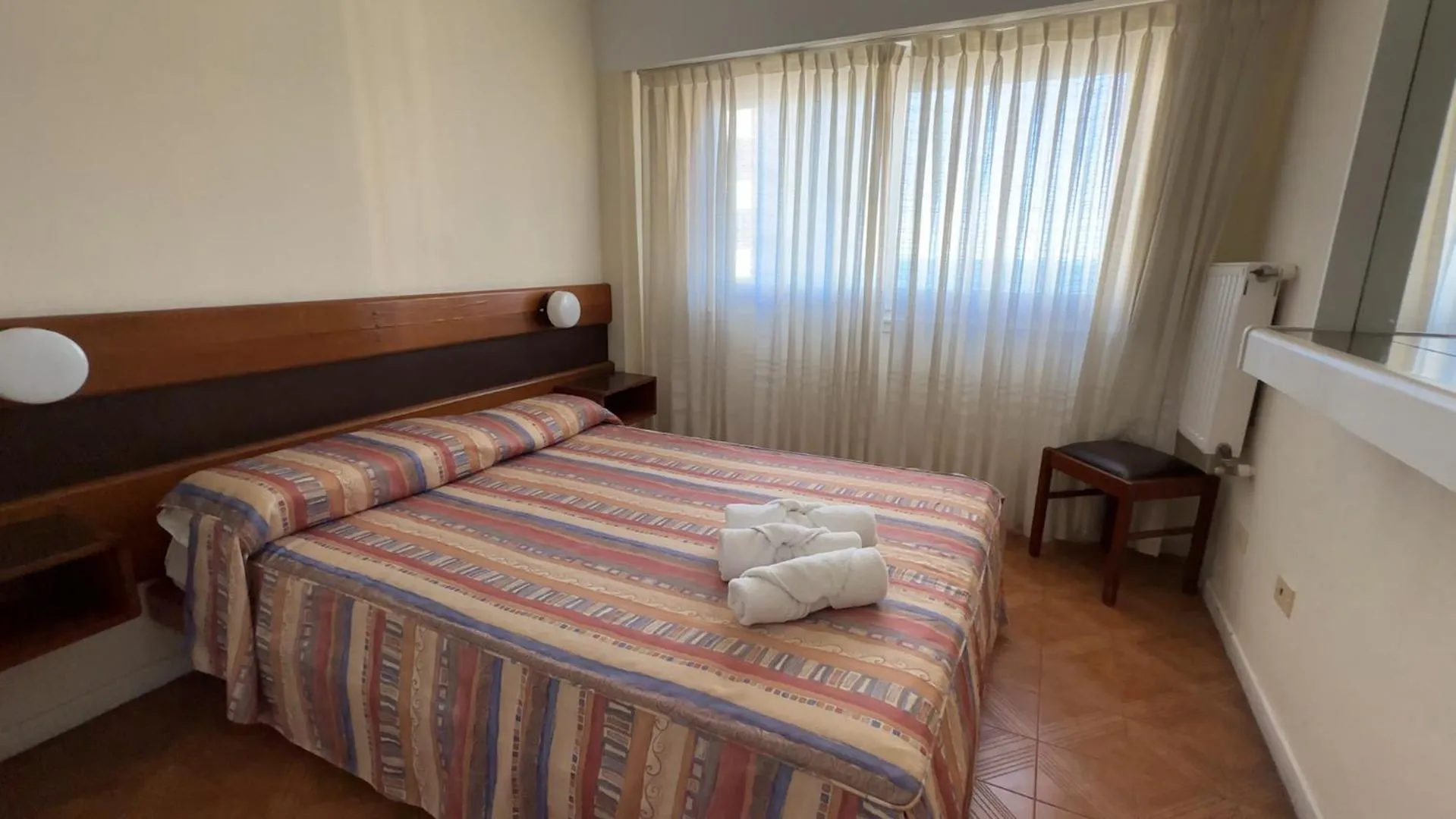 Bed in Hostal del Sol