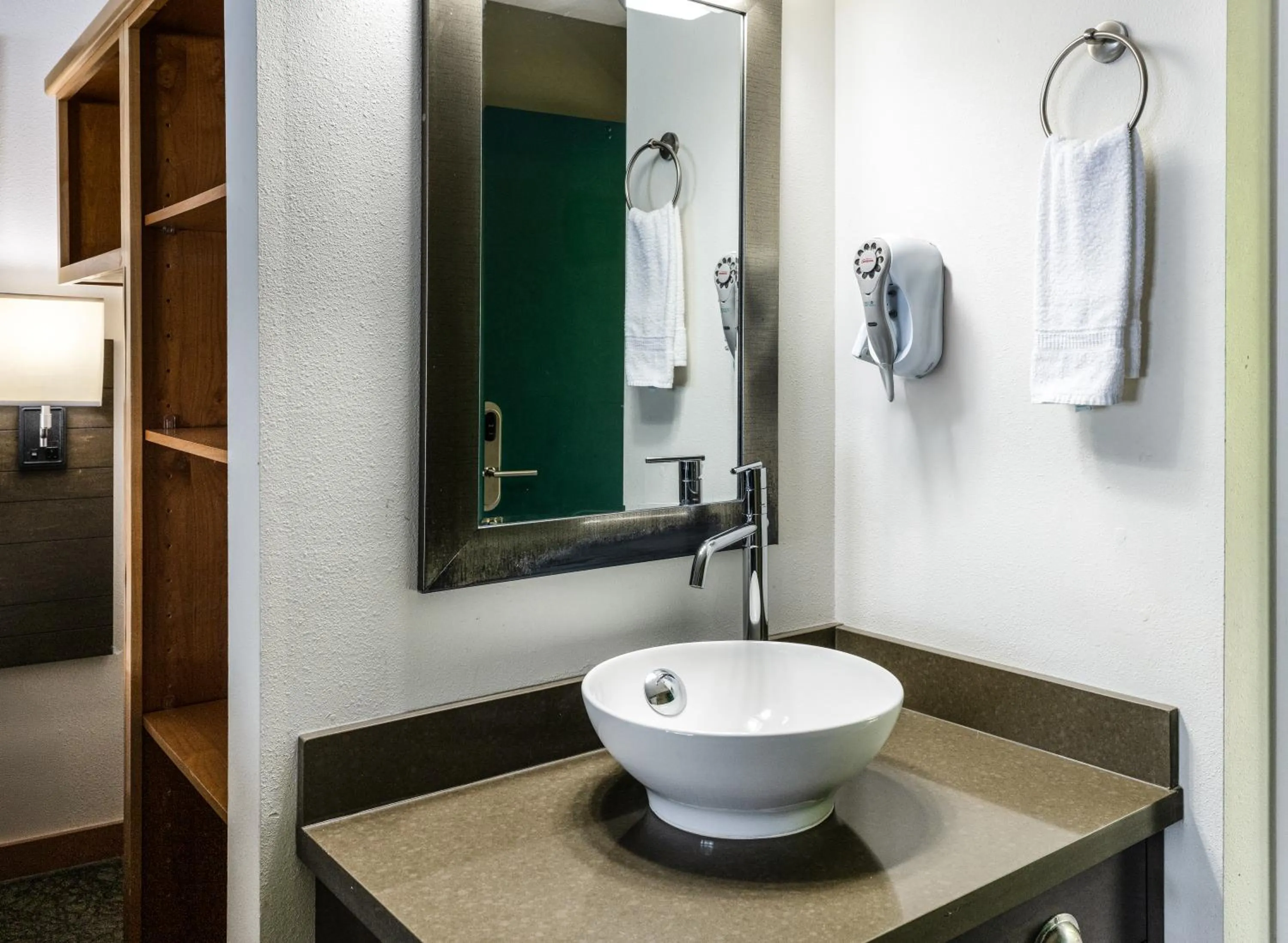 hair dryier in Lake Quinault Lodge