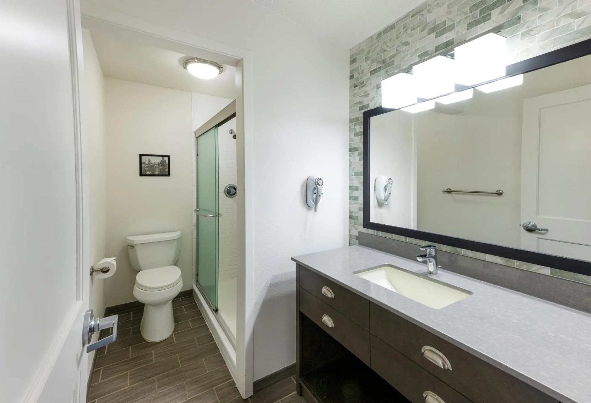 Shower in Lake Quinault Lodge