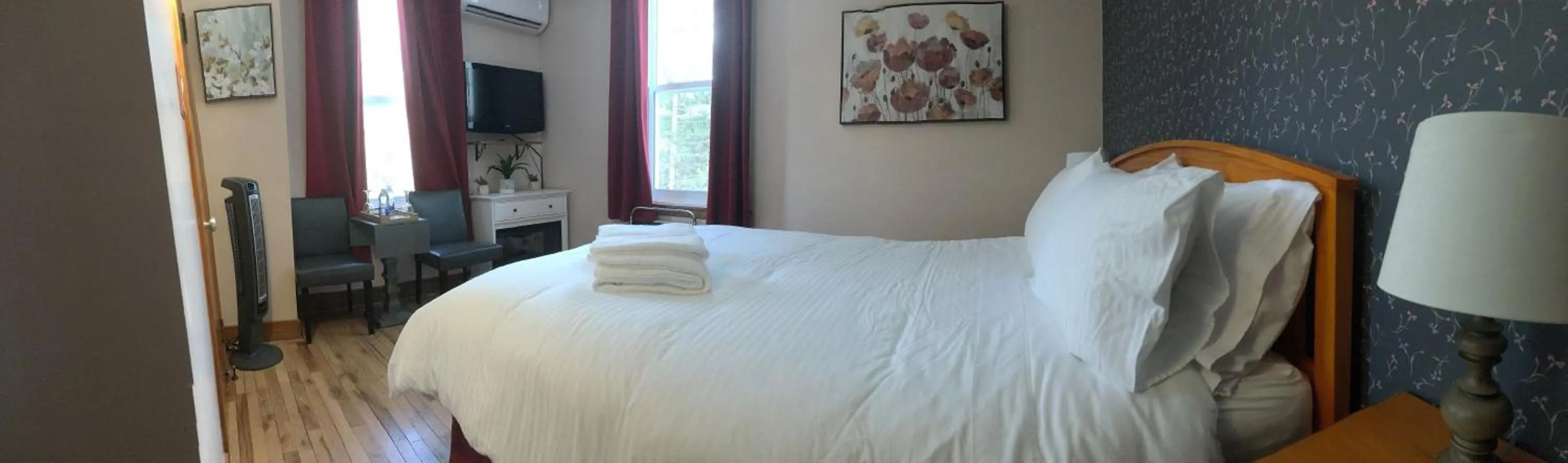 Photo of the whole room in Auberge Clos-Joli