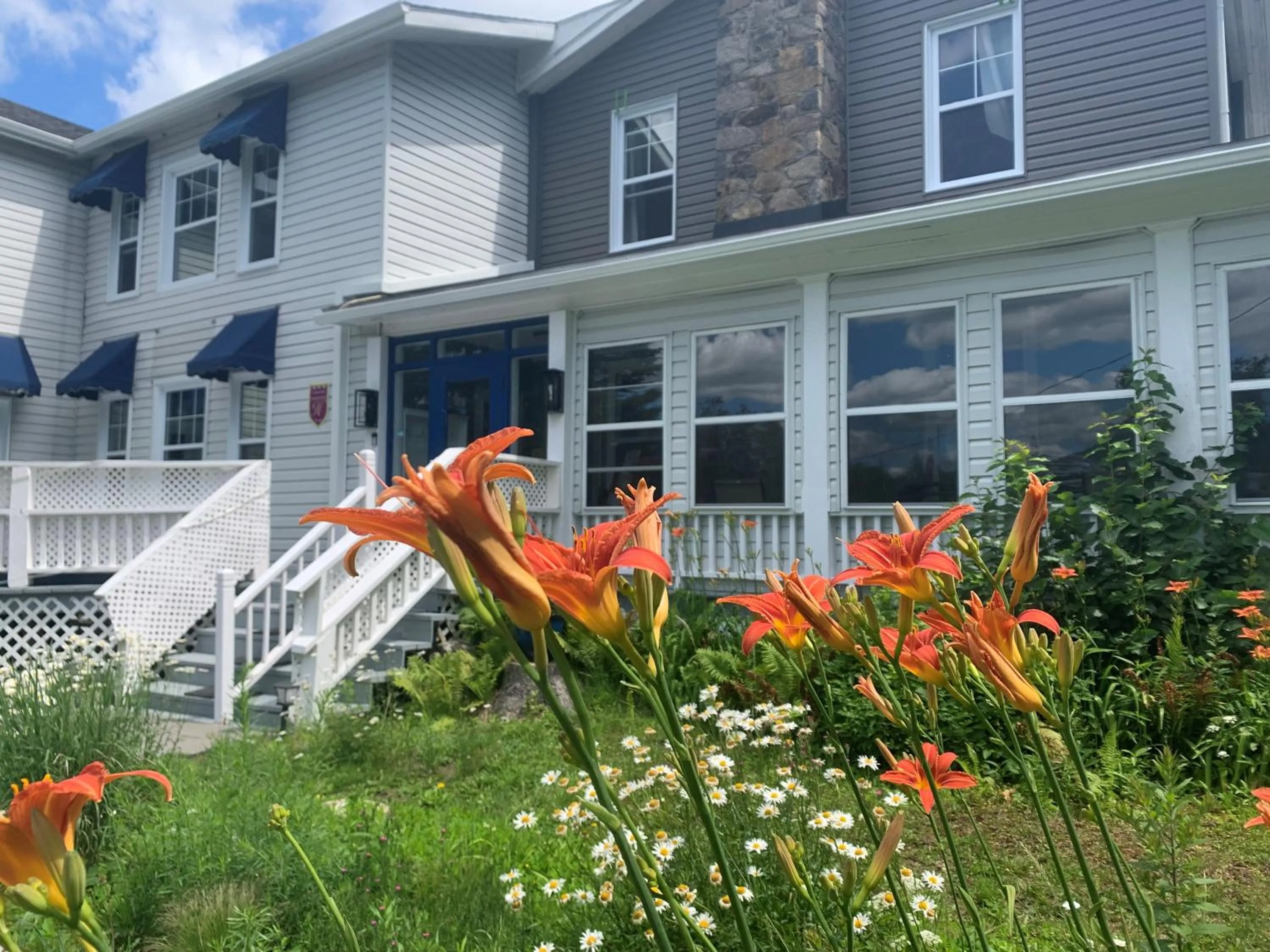 Facade/entrance in Auberge Clos-Joli
