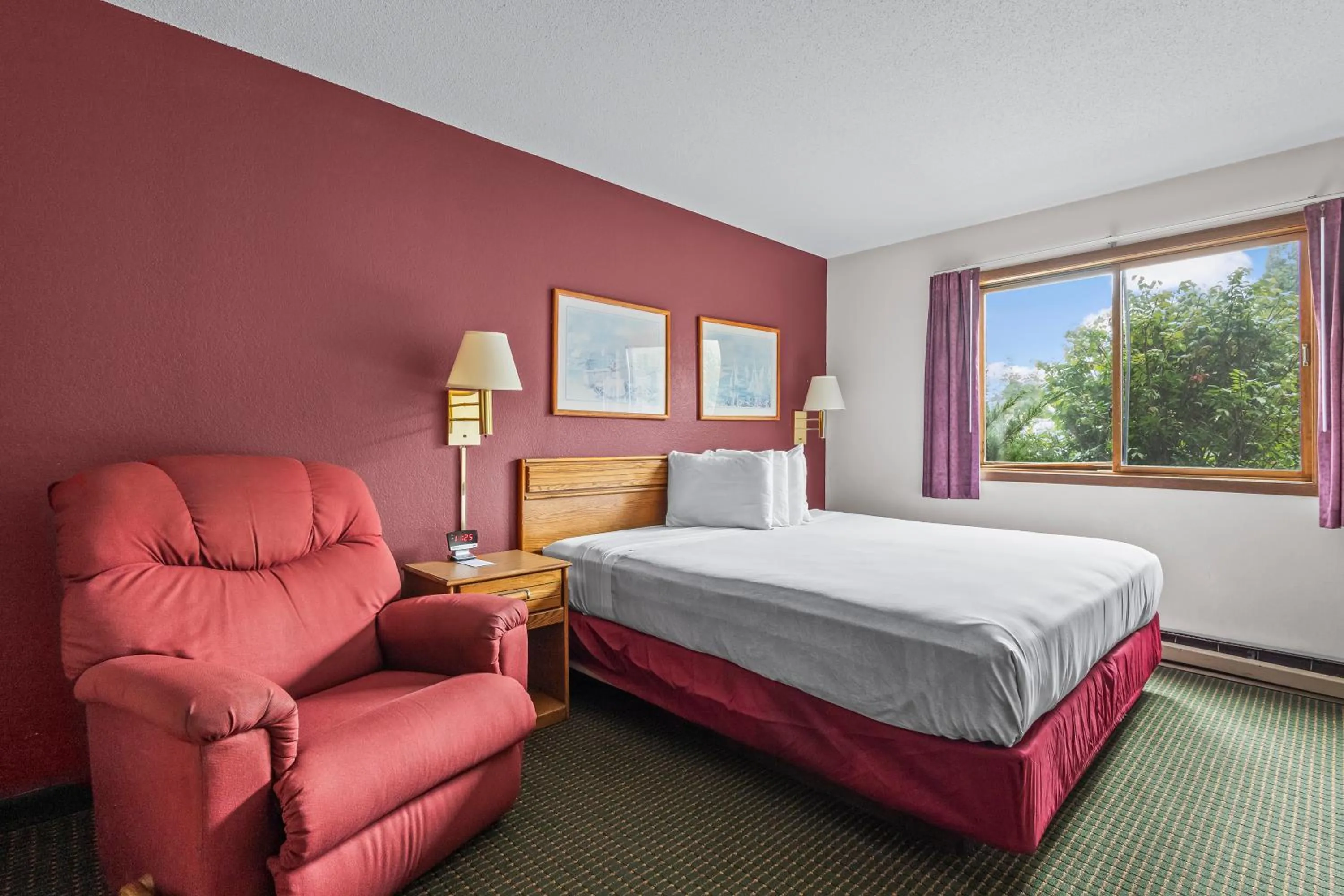 Bedroom, Bed in Wautoma Inn by OYO near Airport WI 73