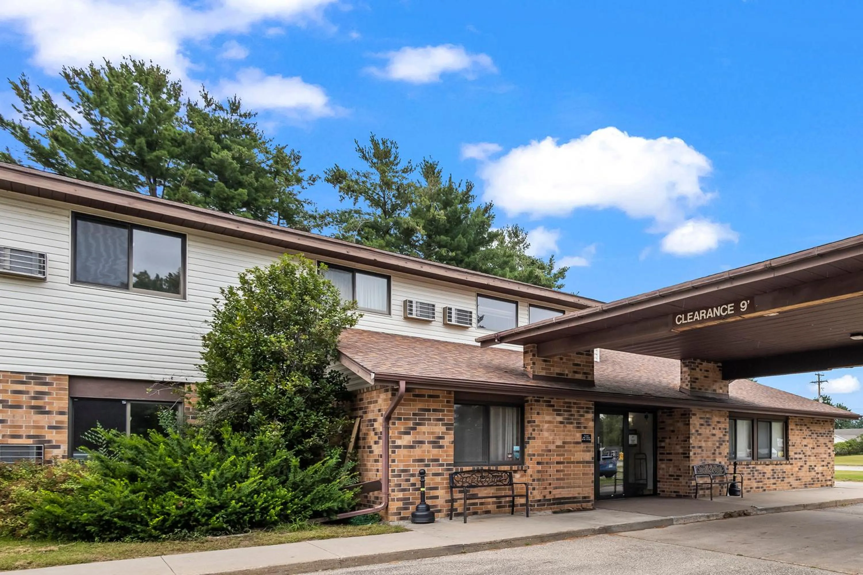 Facade/entrance in Wautoma Inn by OYO near Airport WI 73