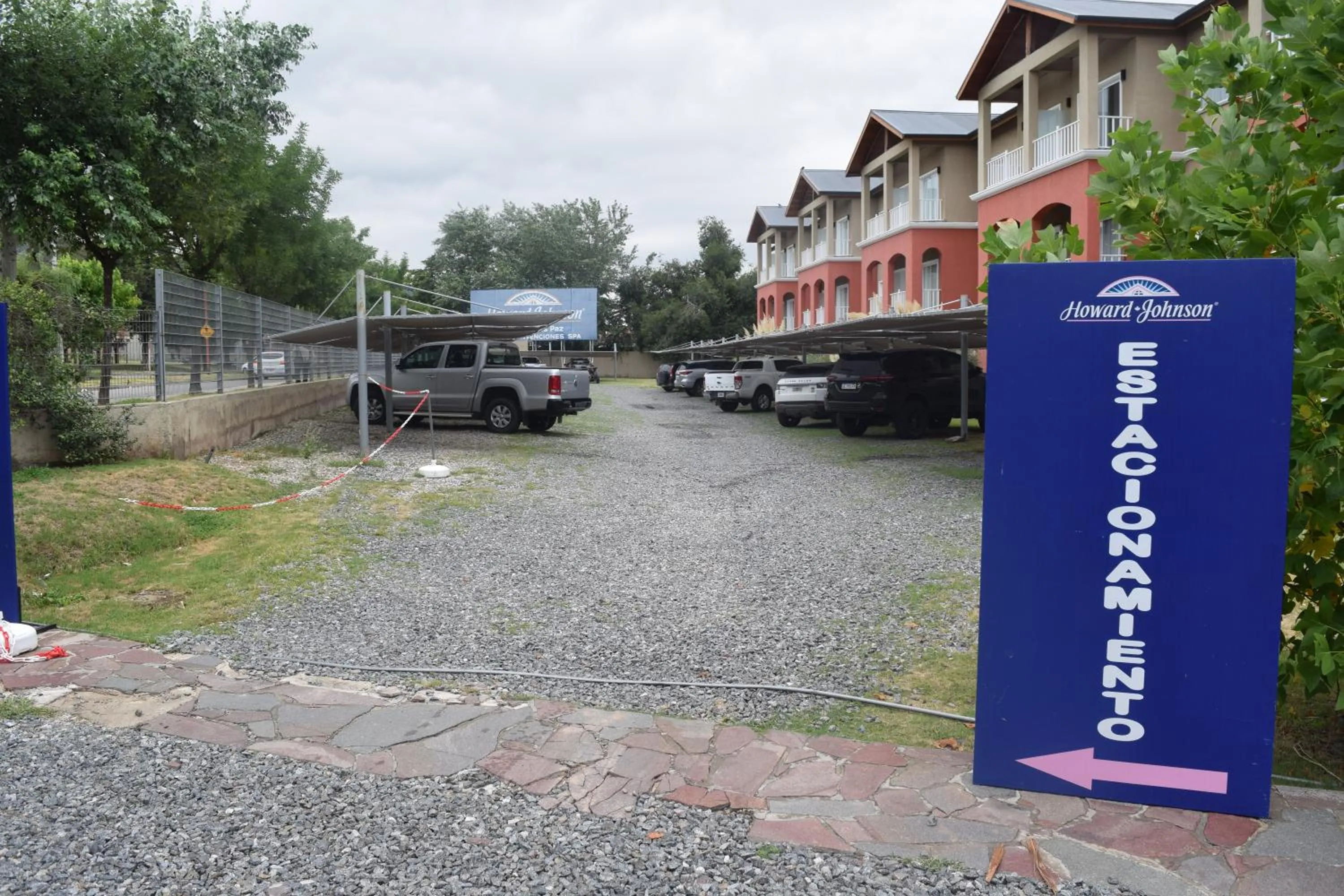 Parking in Howard Johnson Plaza Villa Carlos Paz