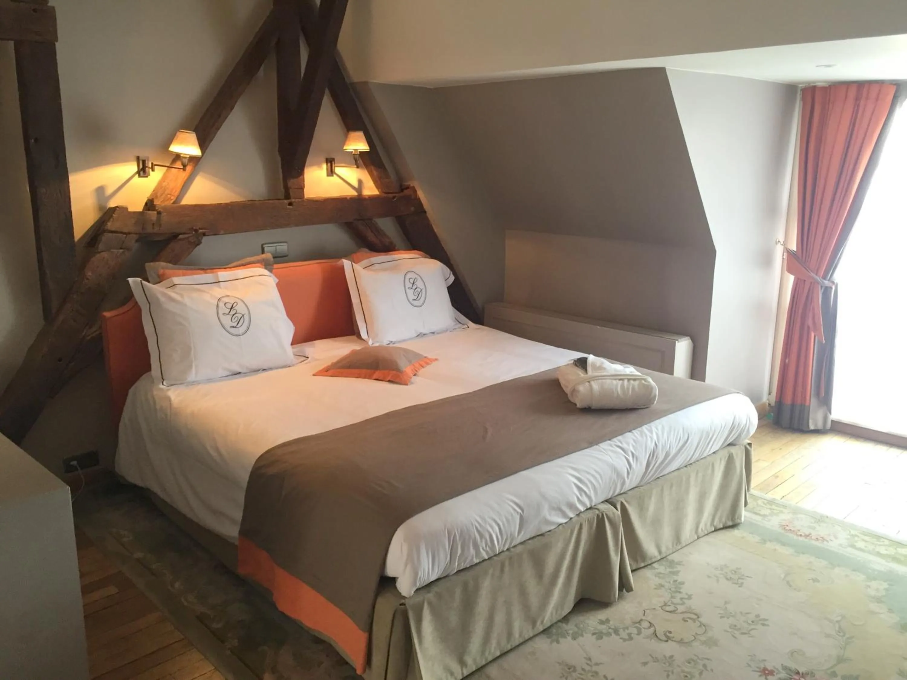 Photo of the whole room, Bed in Hotel le Dixseptieme