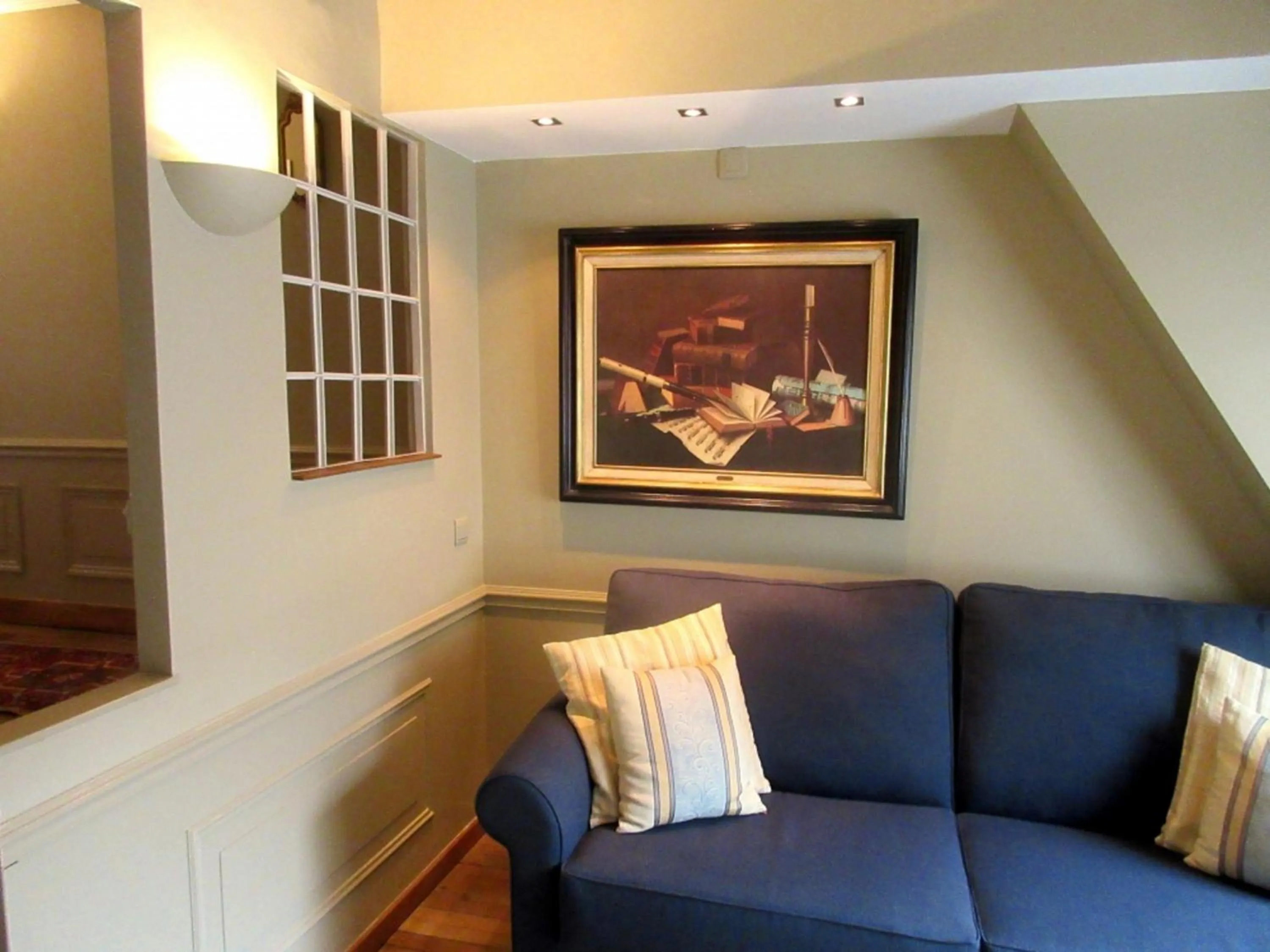 Photo of the whole room in Hotel le Dixseptieme