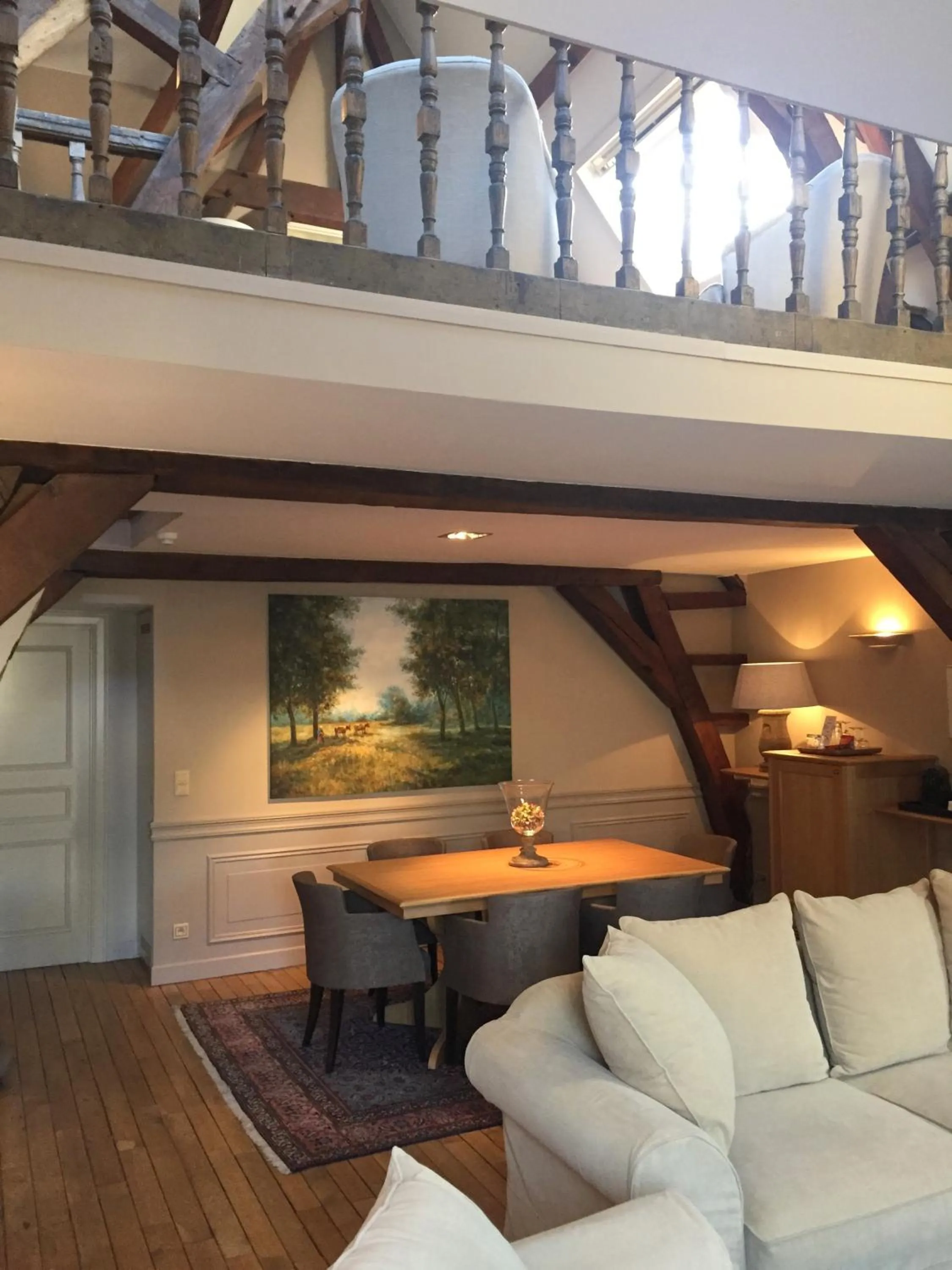 Photo of the whole room in Hotel le Dixseptieme