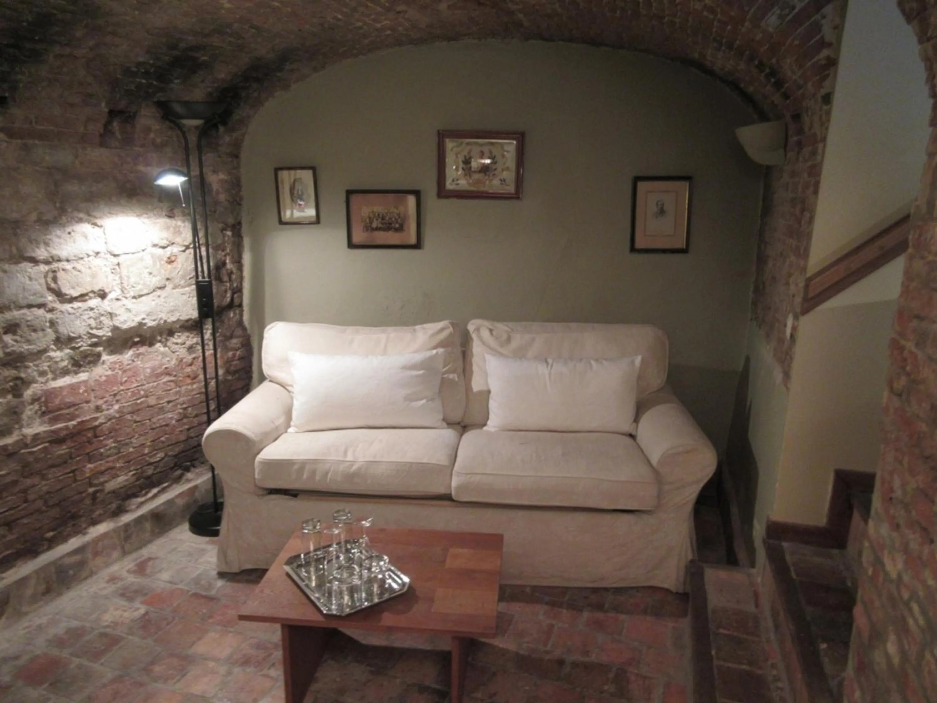 Photo of the whole room in Hotel le Dixseptieme