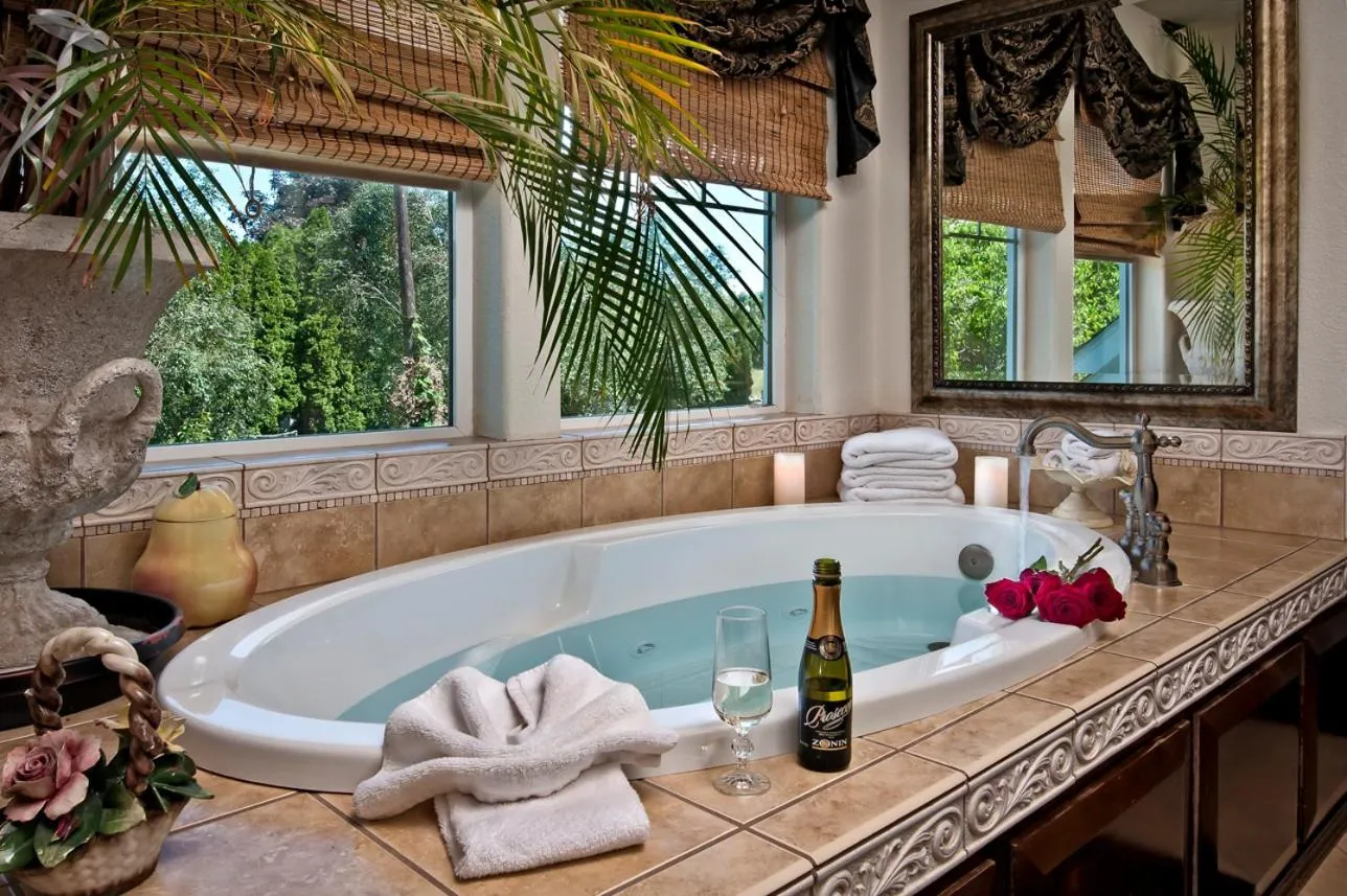 Bathroom in Cozy Rose Inn