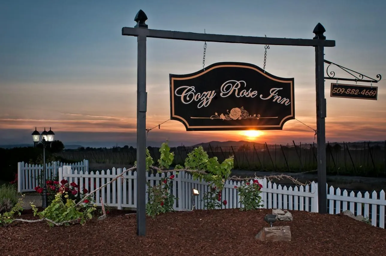 Sunset in Cozy Rose Inn