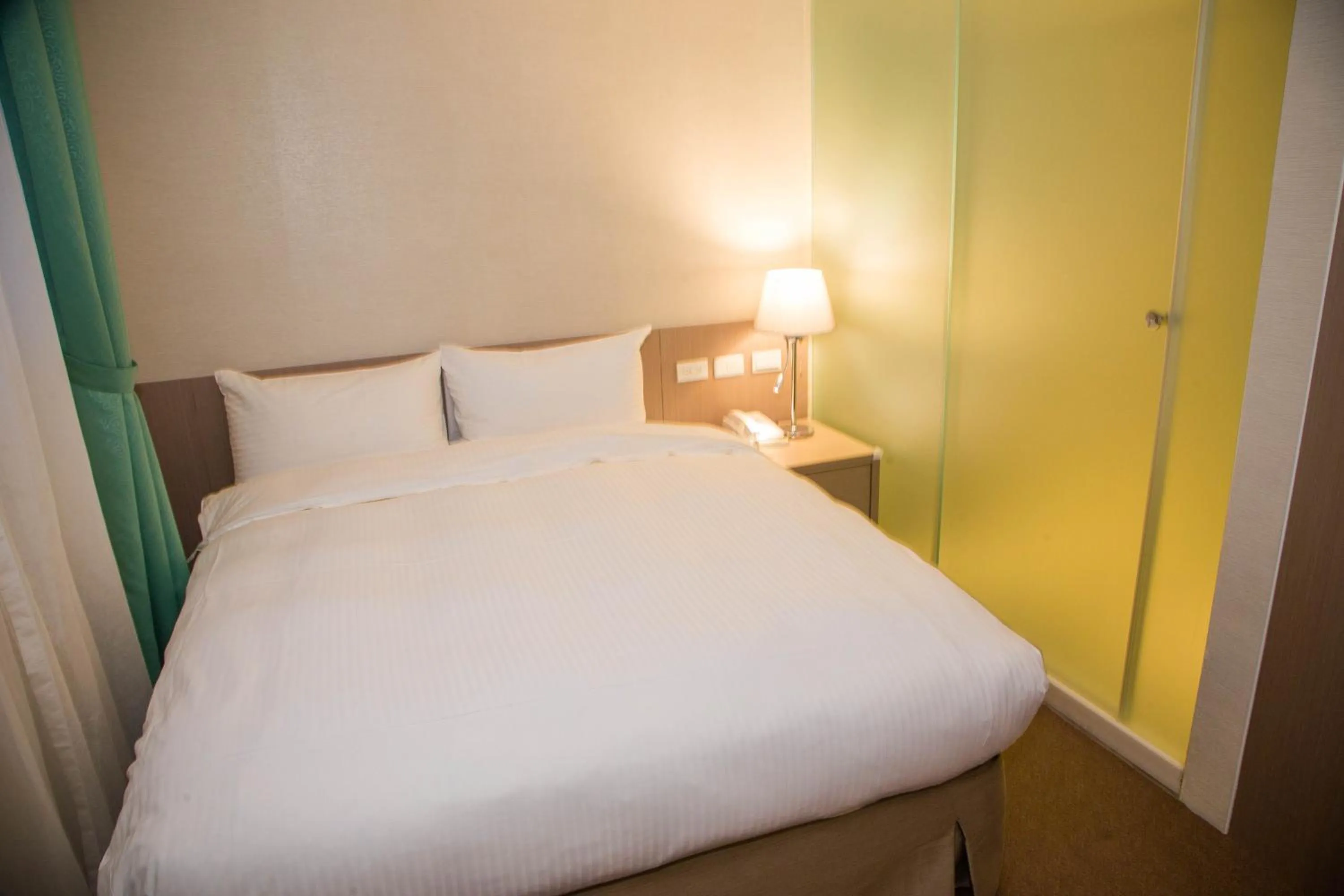 Breakfast, Bed in The Koos Hotel Dahu