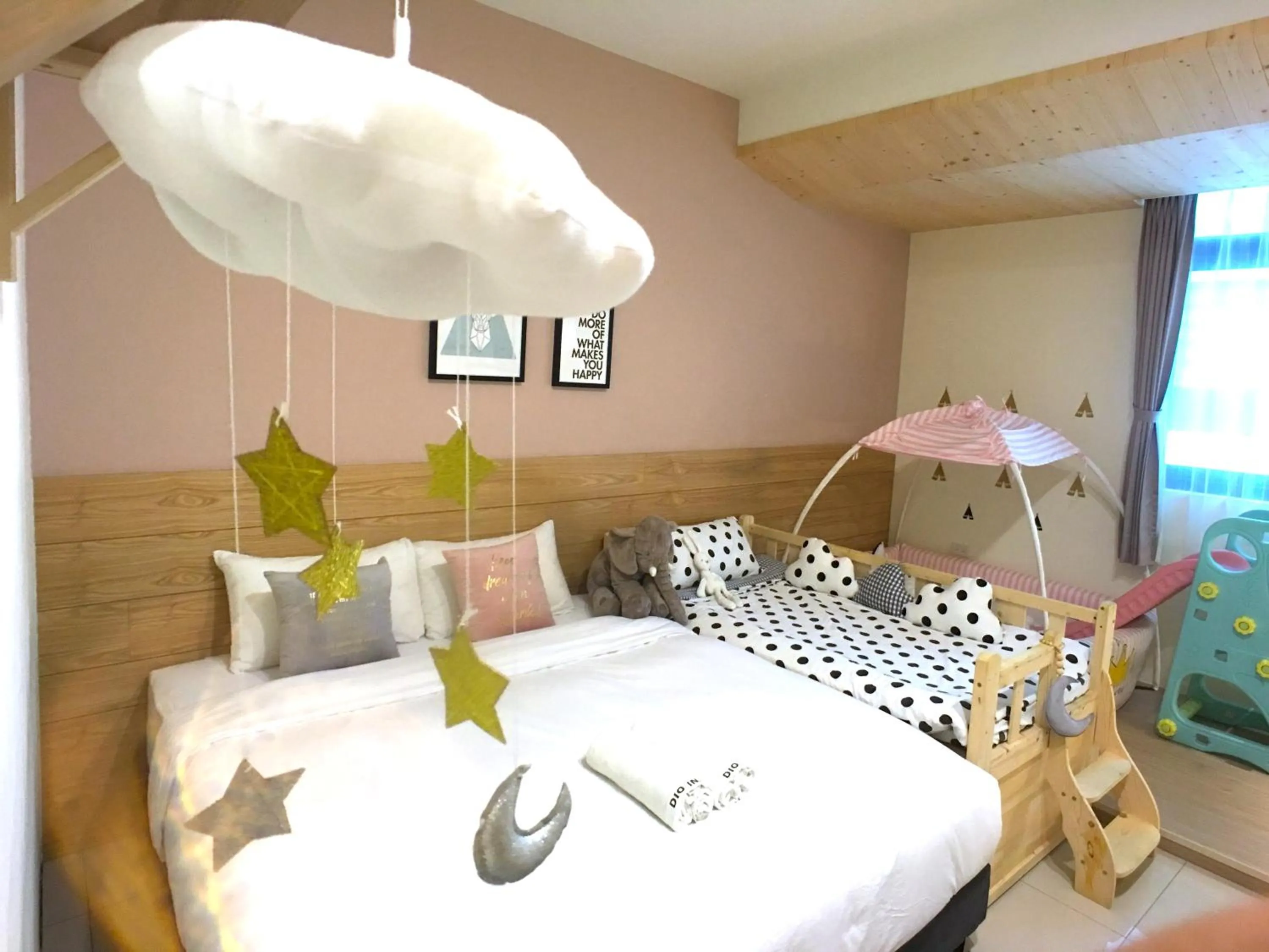 Bed in Kenting Dio Inn