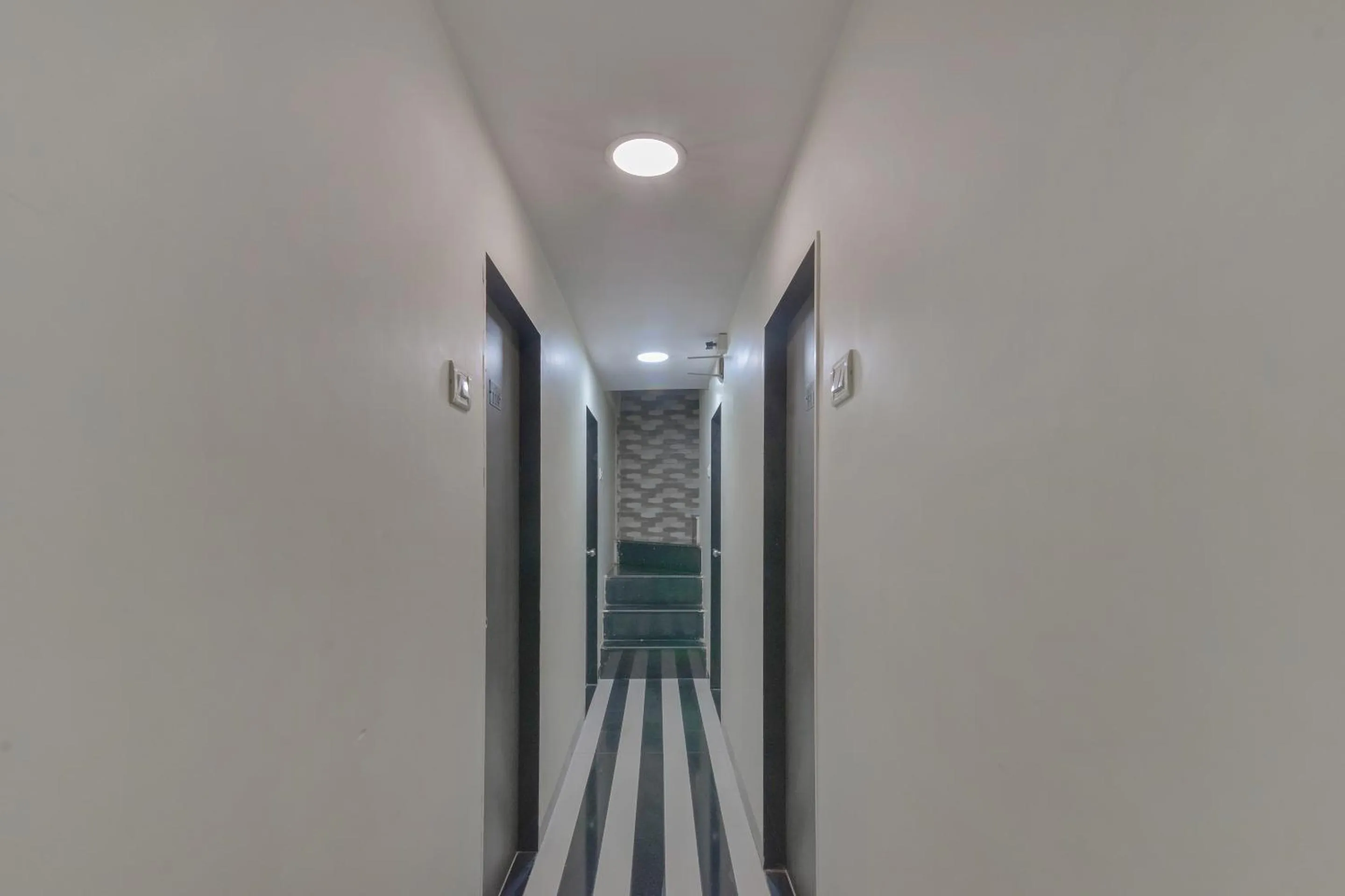 Lobby or reception in Hotel O Ak Palace Near Chhatrapati Shivaji International Airport