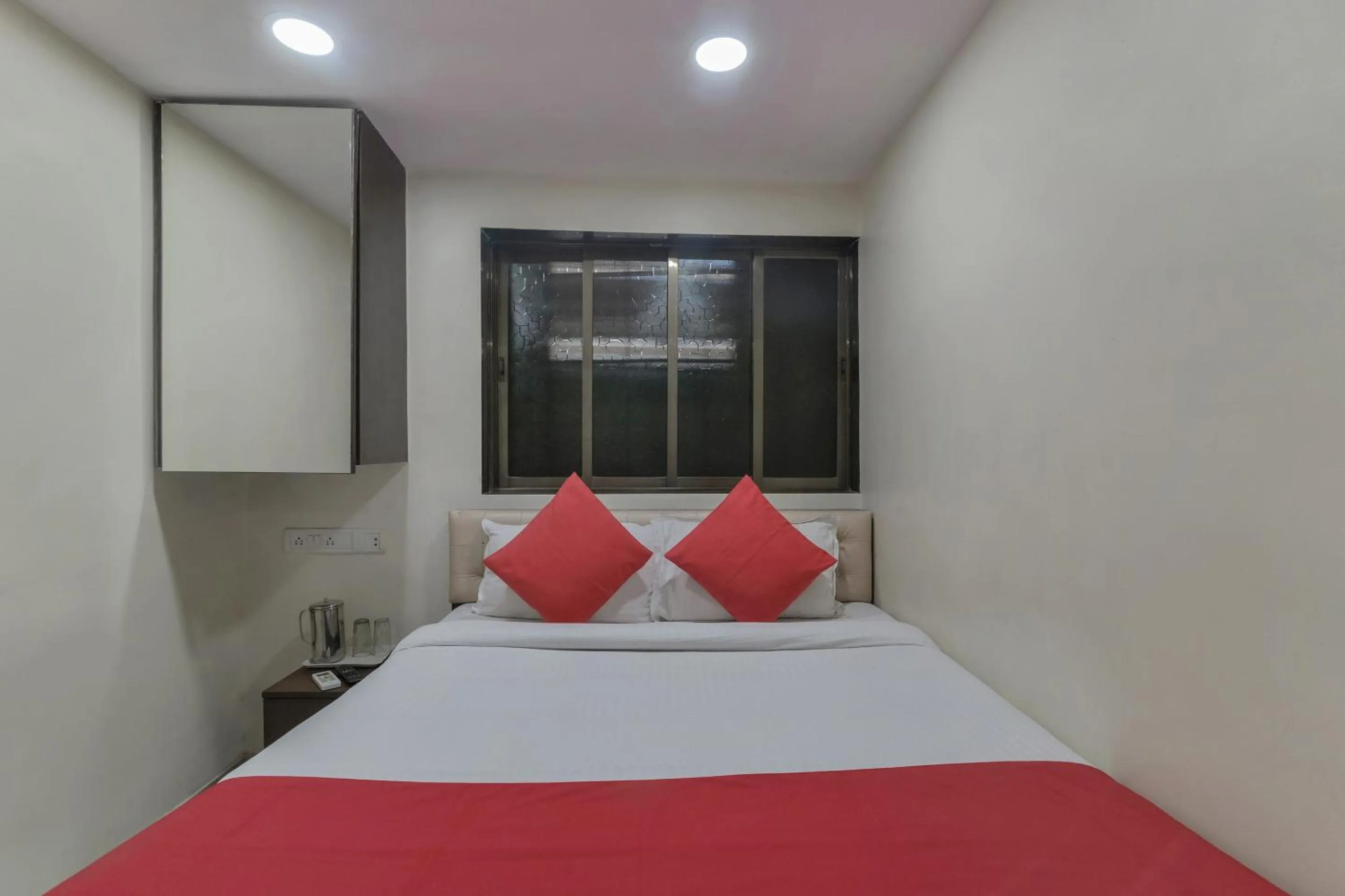 Bedroom, Bed in Hotel O by OYO Ak Palace Near Chhatrapati Shivaji International Airport