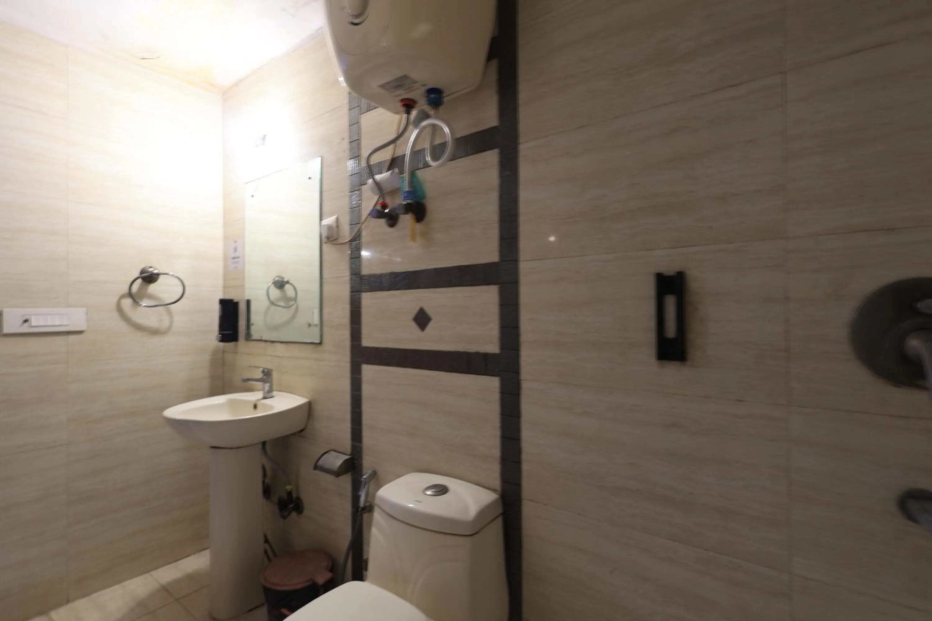 Public Bath in AmigosIndia