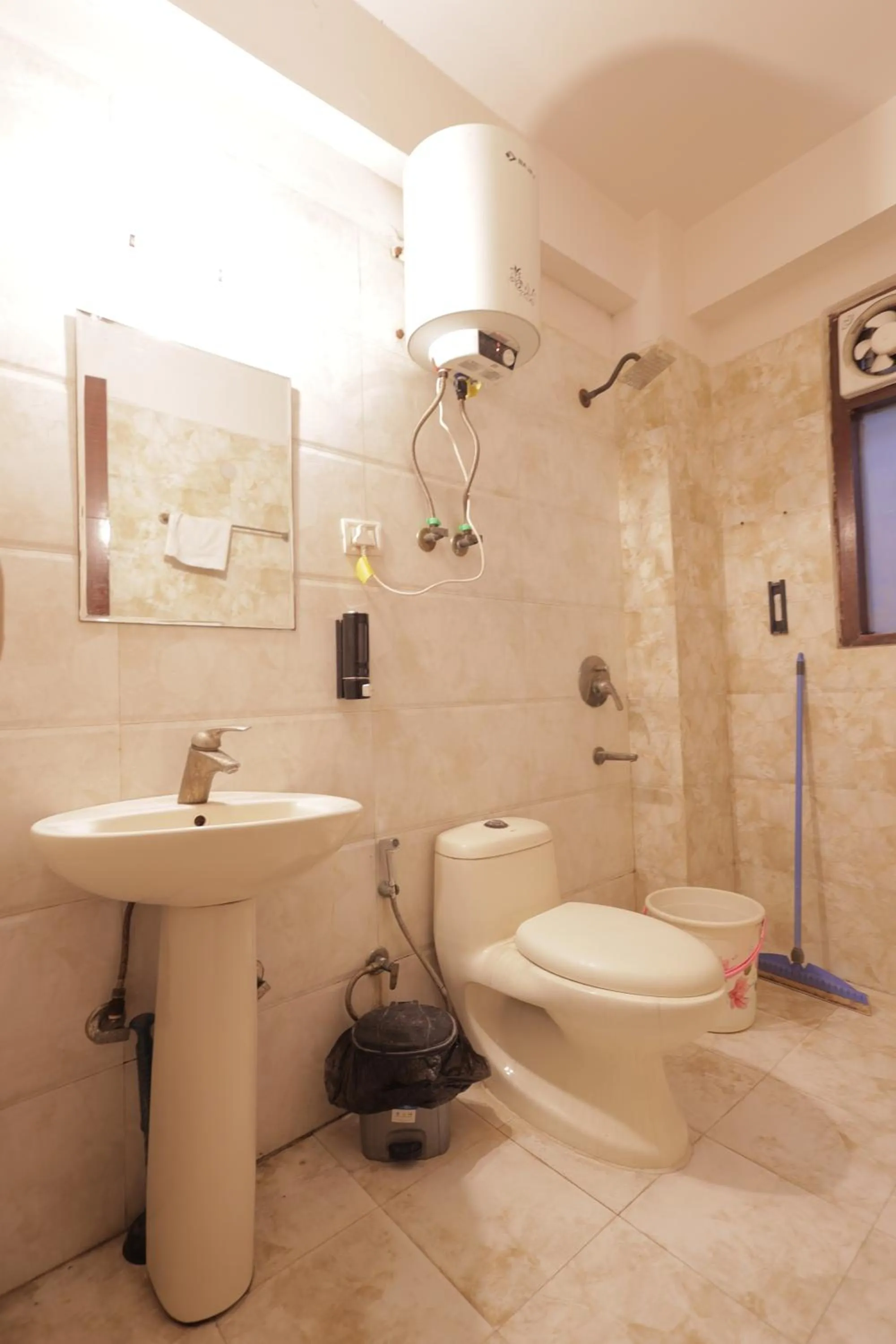 bidet in AmigosIndia