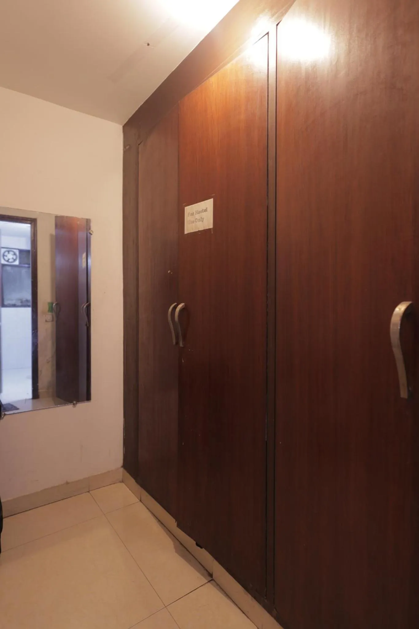 wardrobe in AmigosIndia