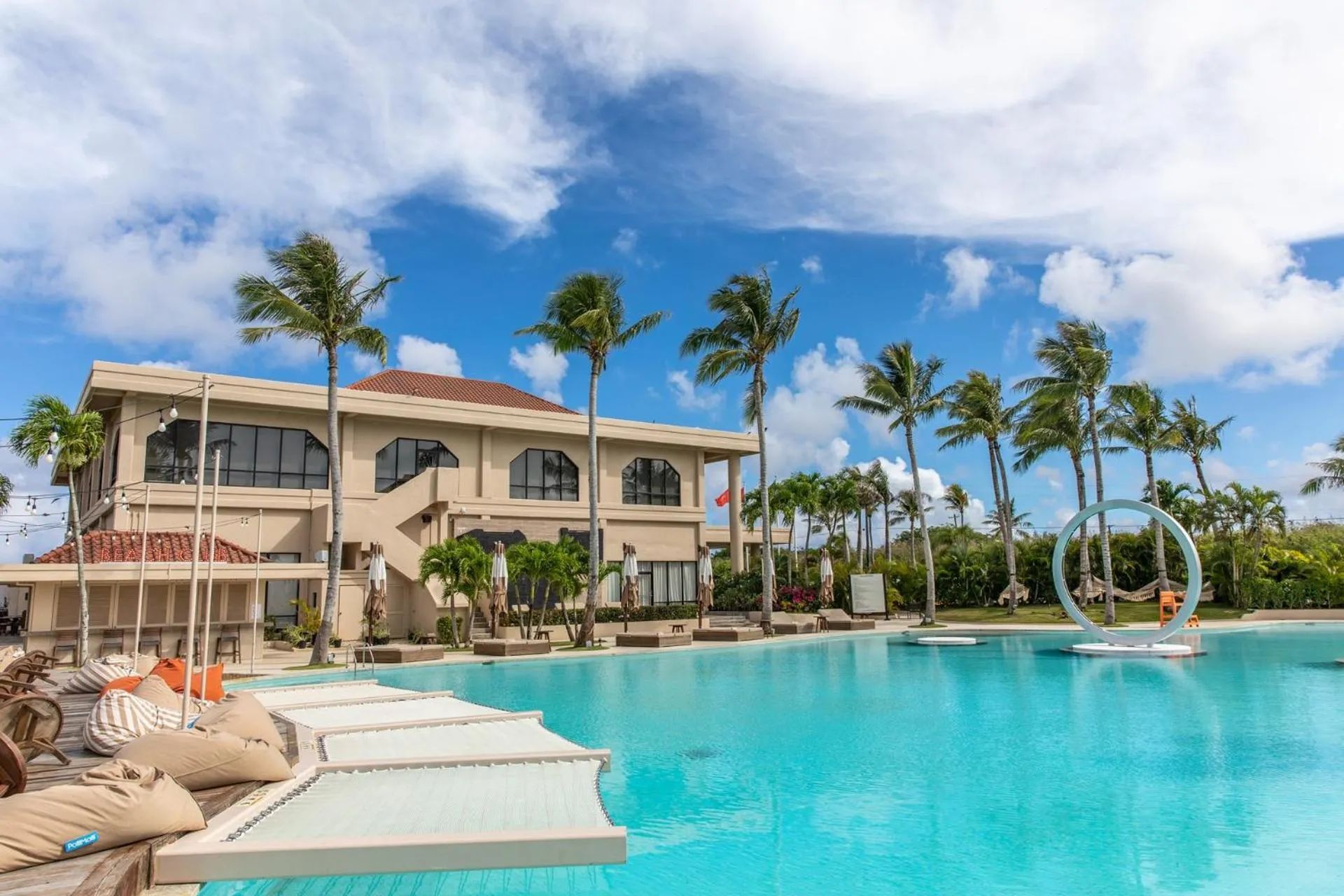 Swimming pool in Coral Ocean Resort