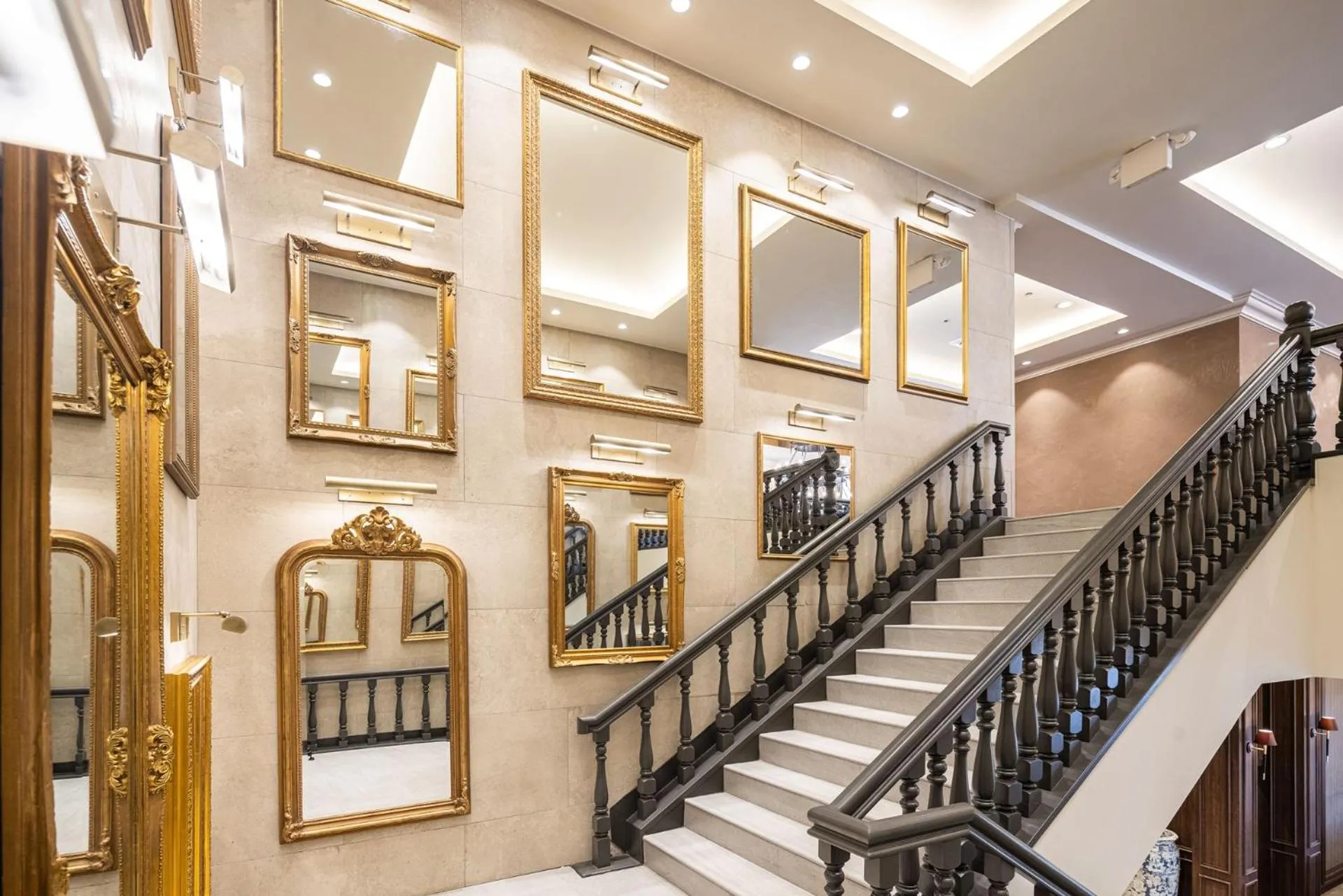 Lobby or reception in Coral Ocean Resort