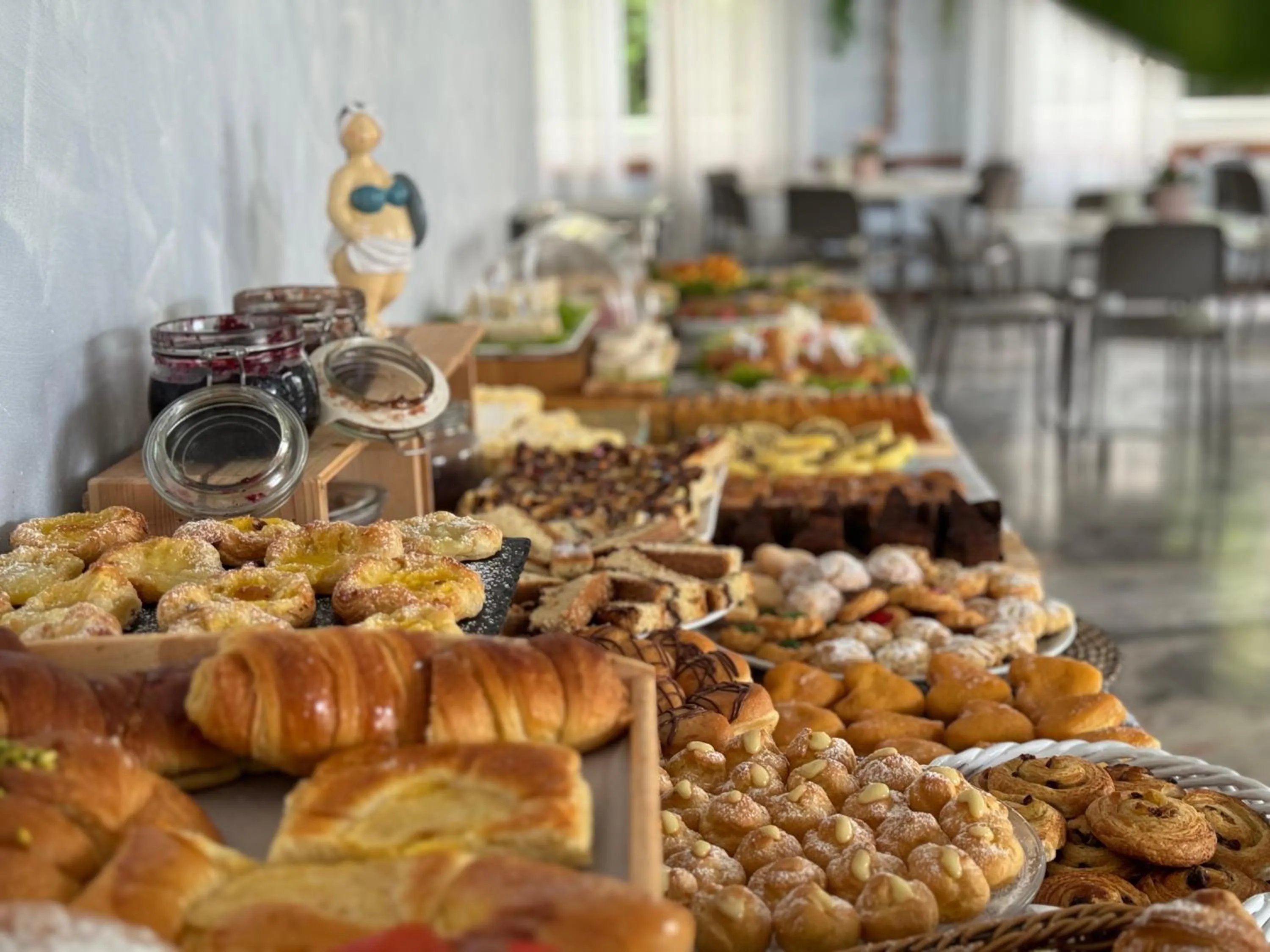 Restaurant/places to eat in Beach Hotel Clerice