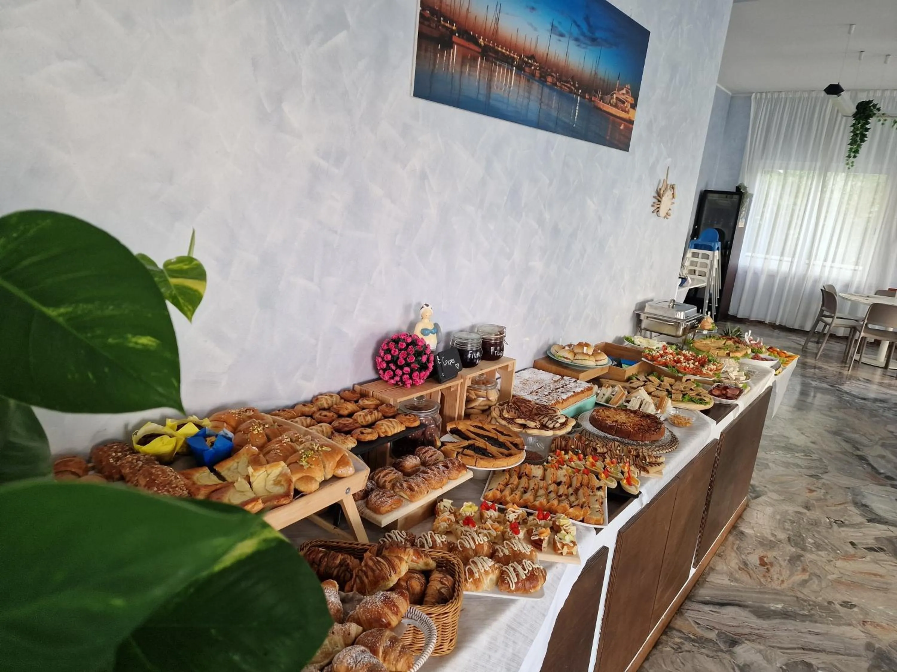 Food in Beach Hotel Clerice