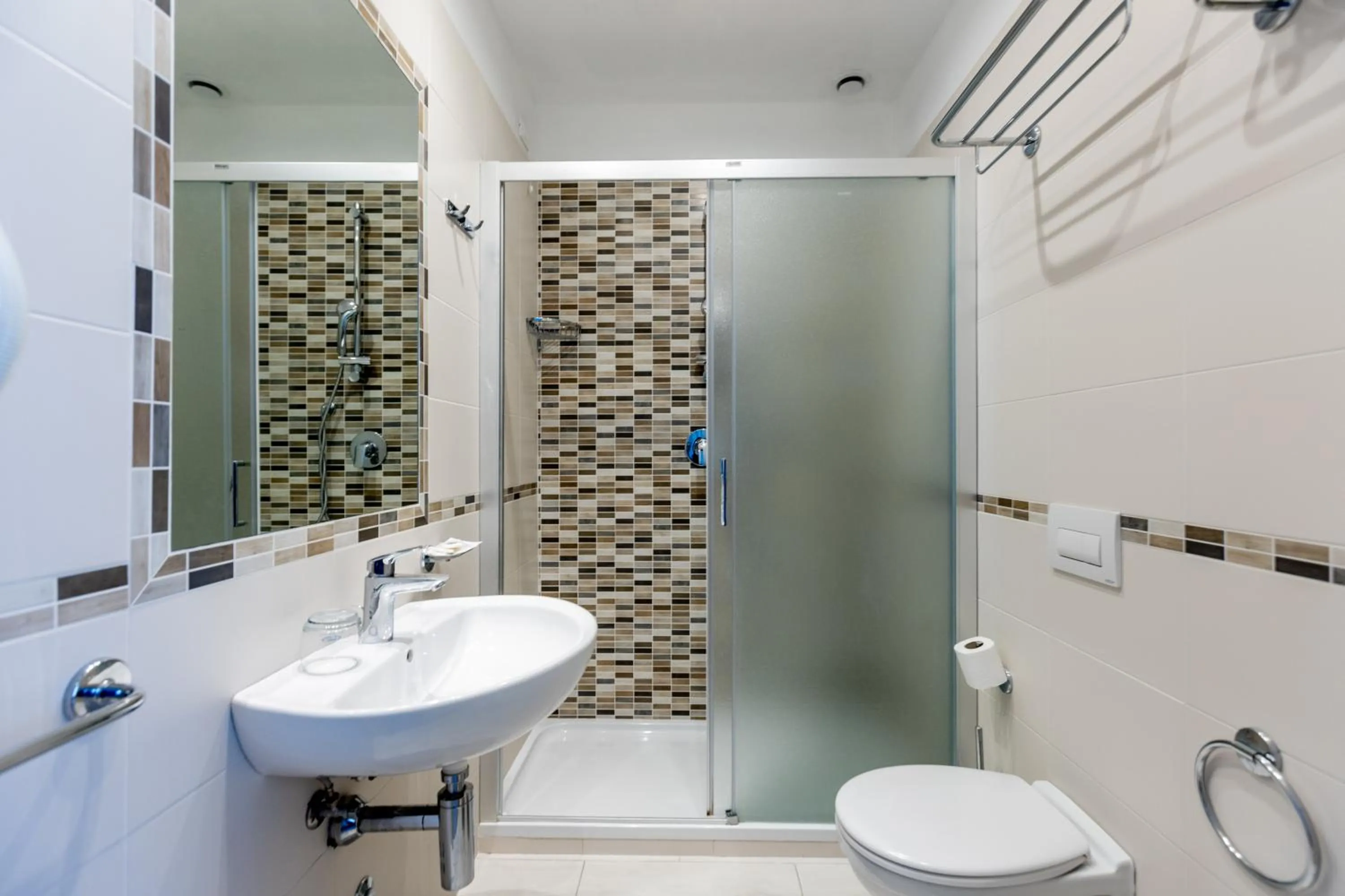 Shower in Beach Hotel Clerice