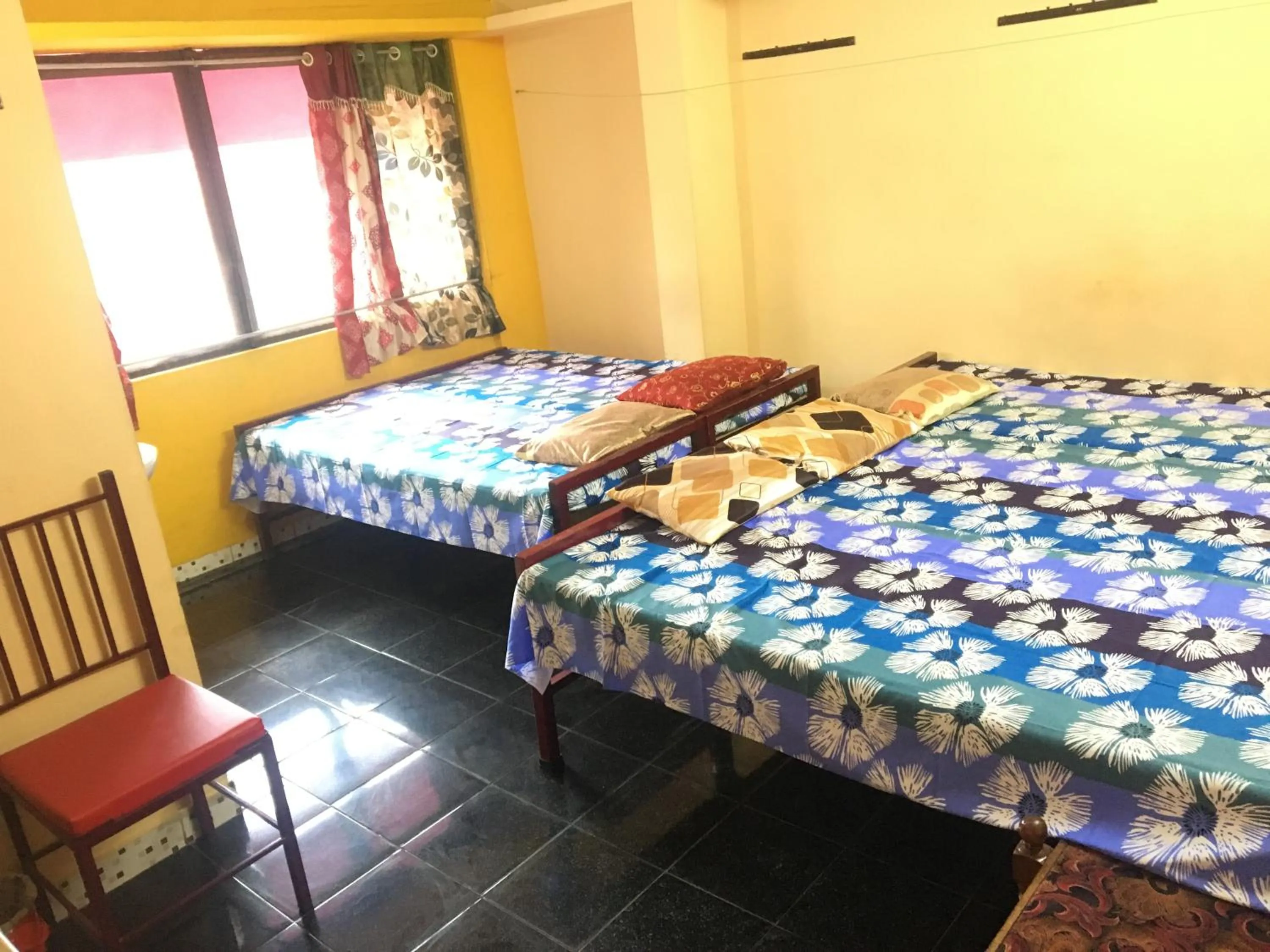 View (from property/room), Bed in Pleasant Inn