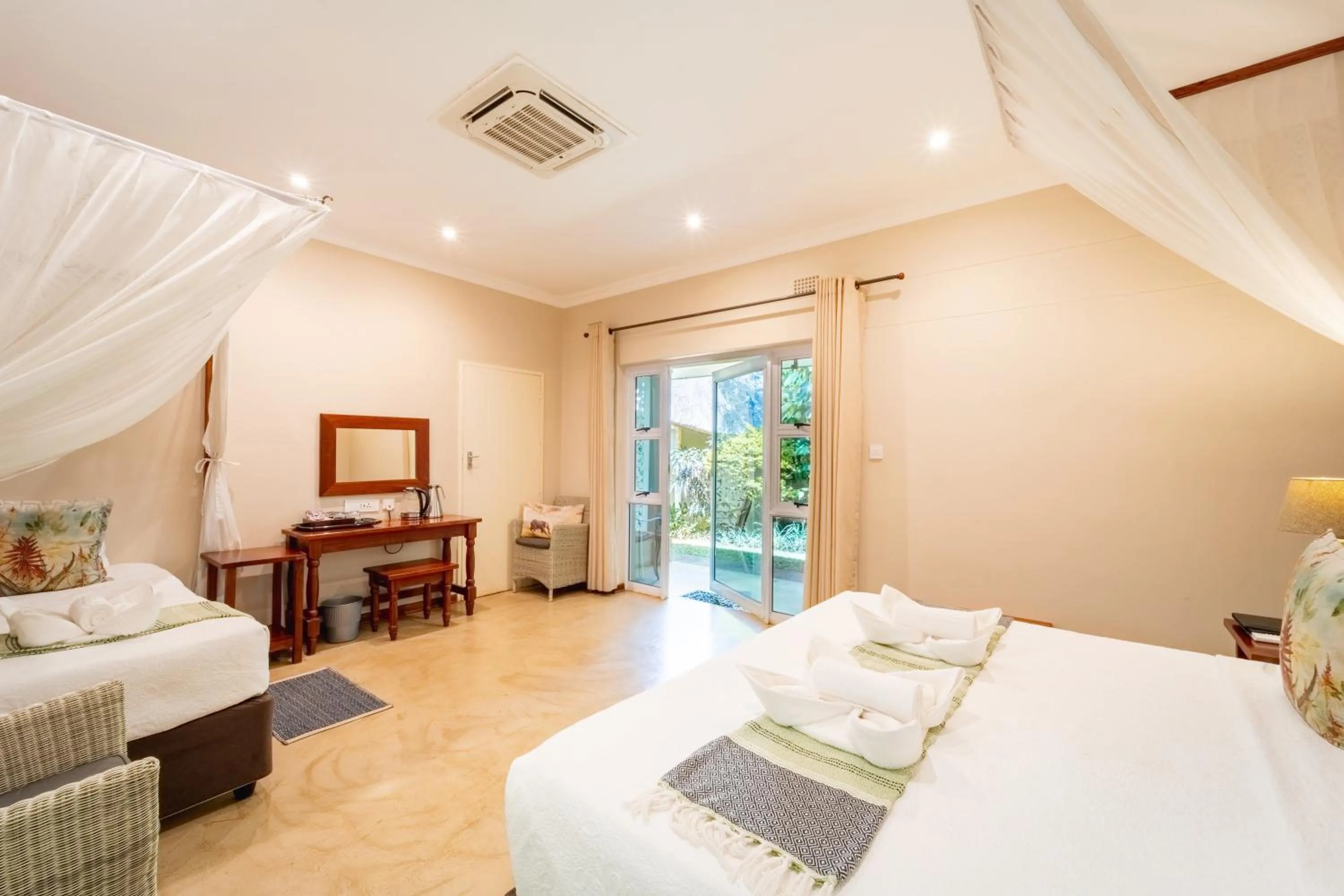 Photo of the whole room, Bed in Bayete Guest Lodge