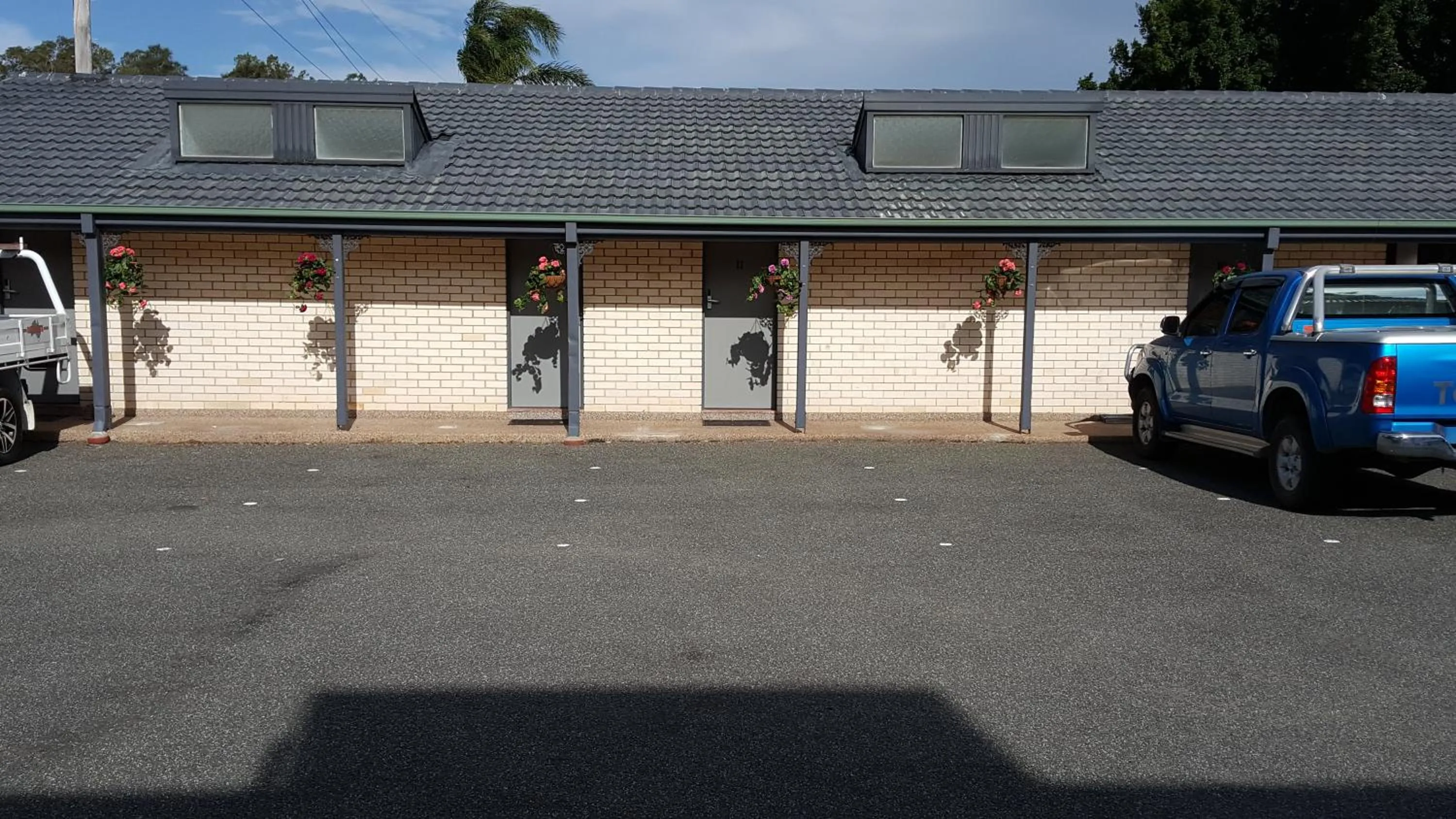 Property building in Hibiscus Lakeside Motel