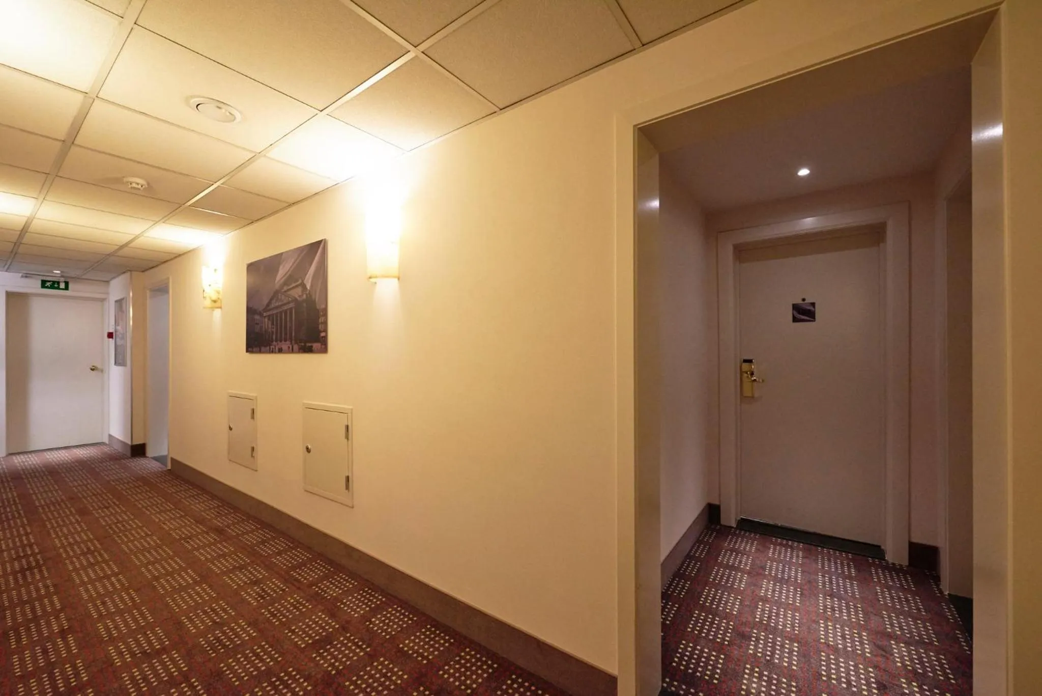 Lobby or reception in Holiday Inn Brussels Schuman by IHG