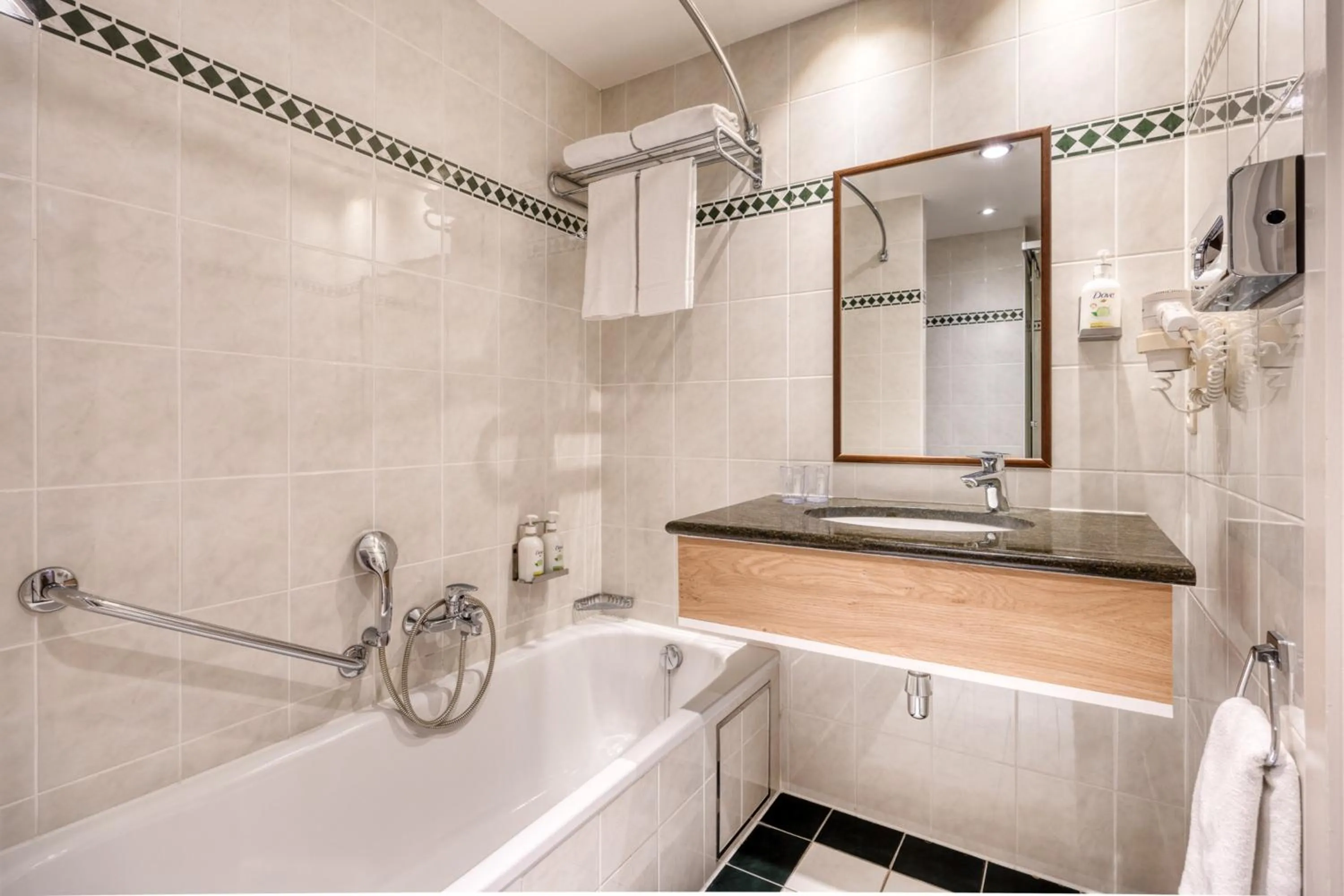 Bathroom in Holiday Inn Brussels Schuman by IHG