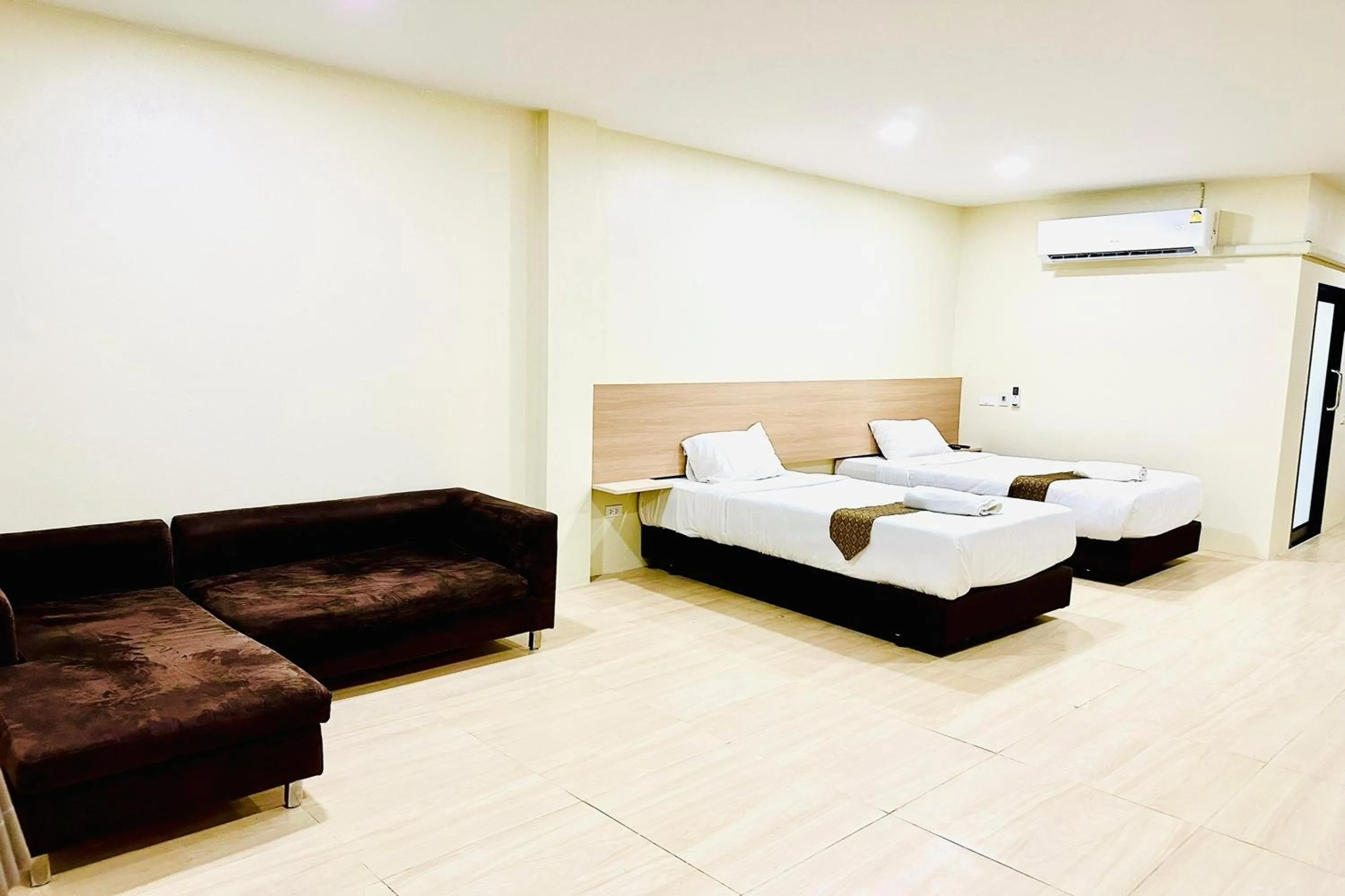 Bed in Lampang Green Garden Resort