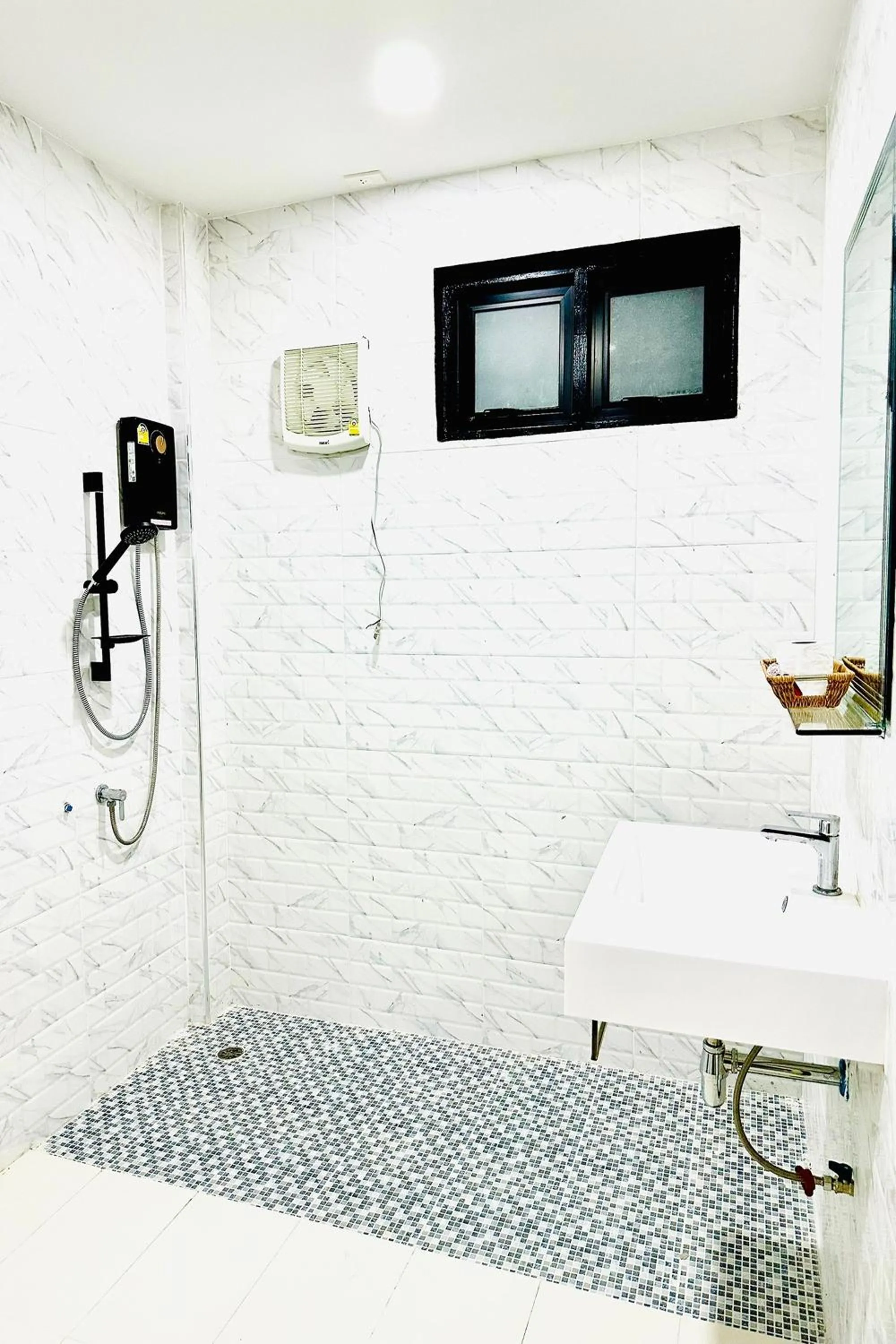 Shower in Lampang Green Garden Resort