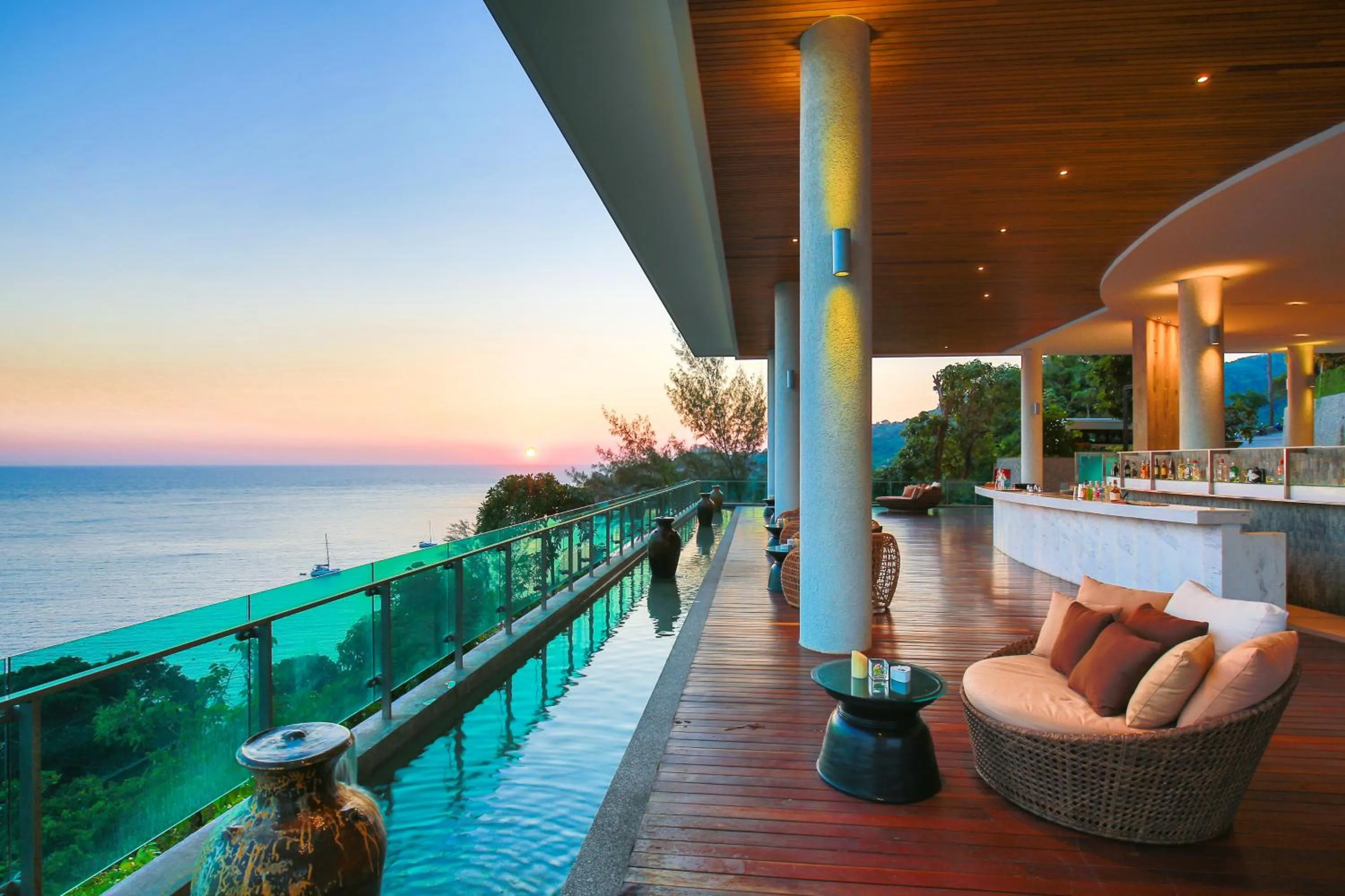 Lounge or bar in Wyndham Grand Phuket Kalim Bay