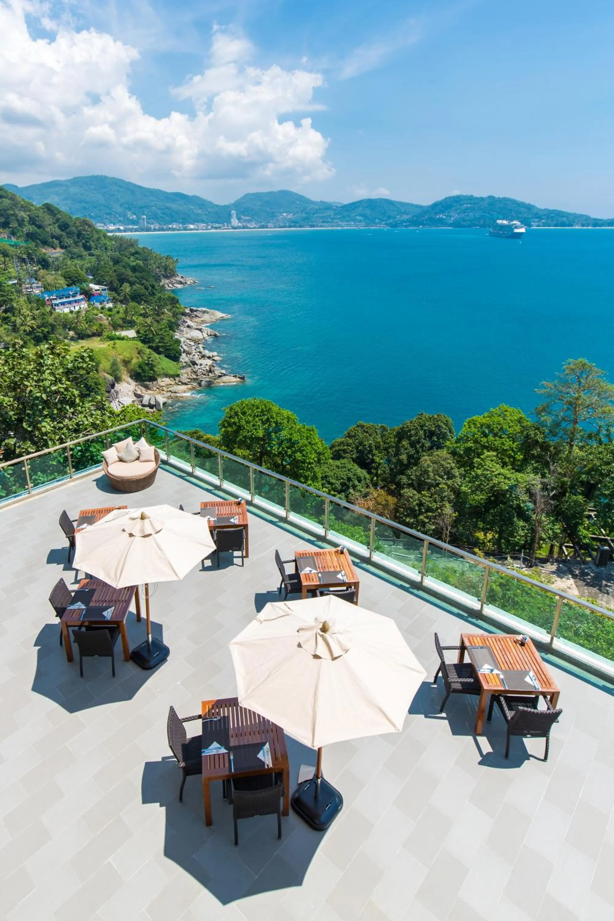 Restaurant/places to eat in Wyndham Grand Phuket Kalim Bay