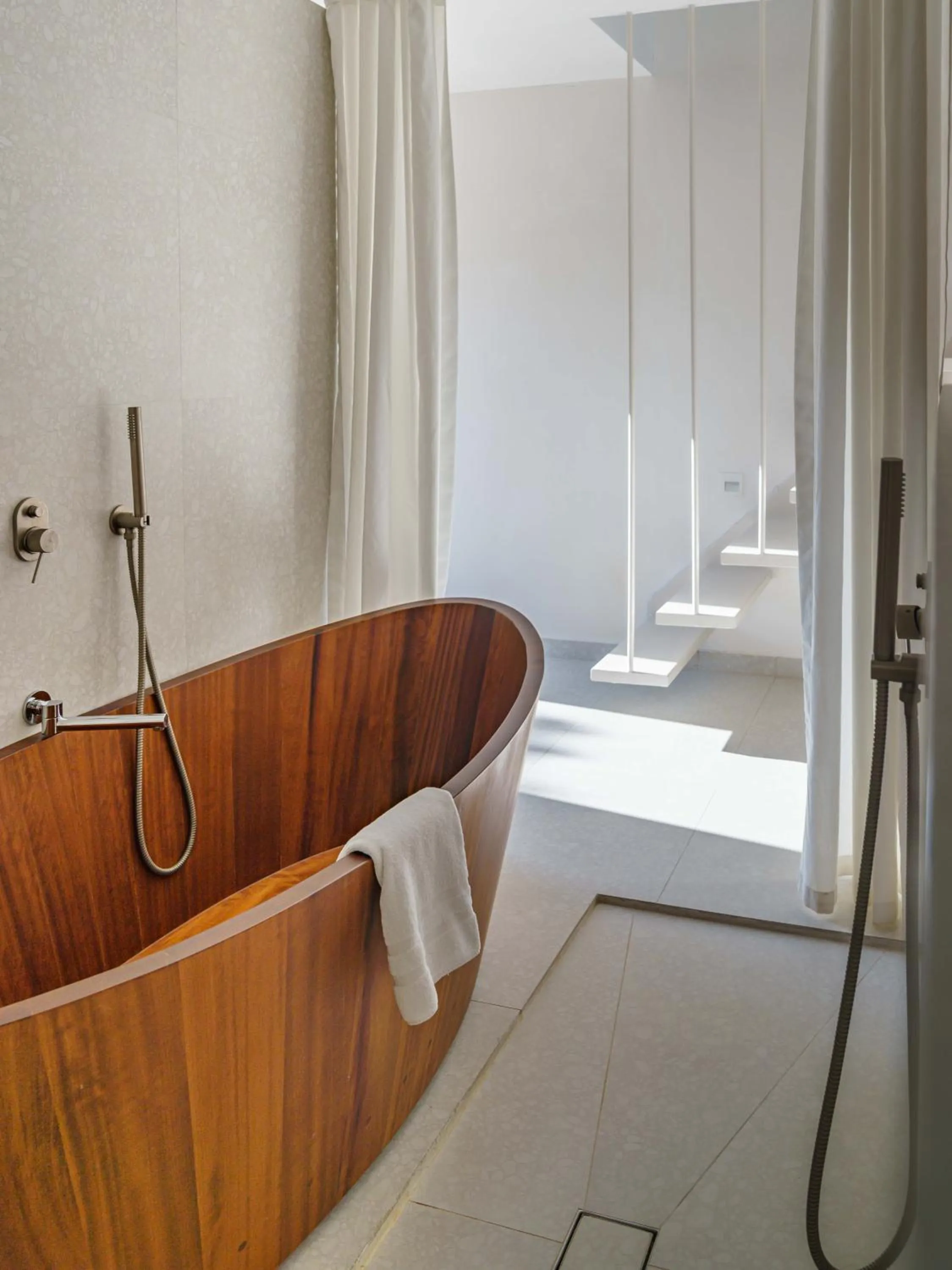 Bath in Mykonos Dove Beachfront Hotel