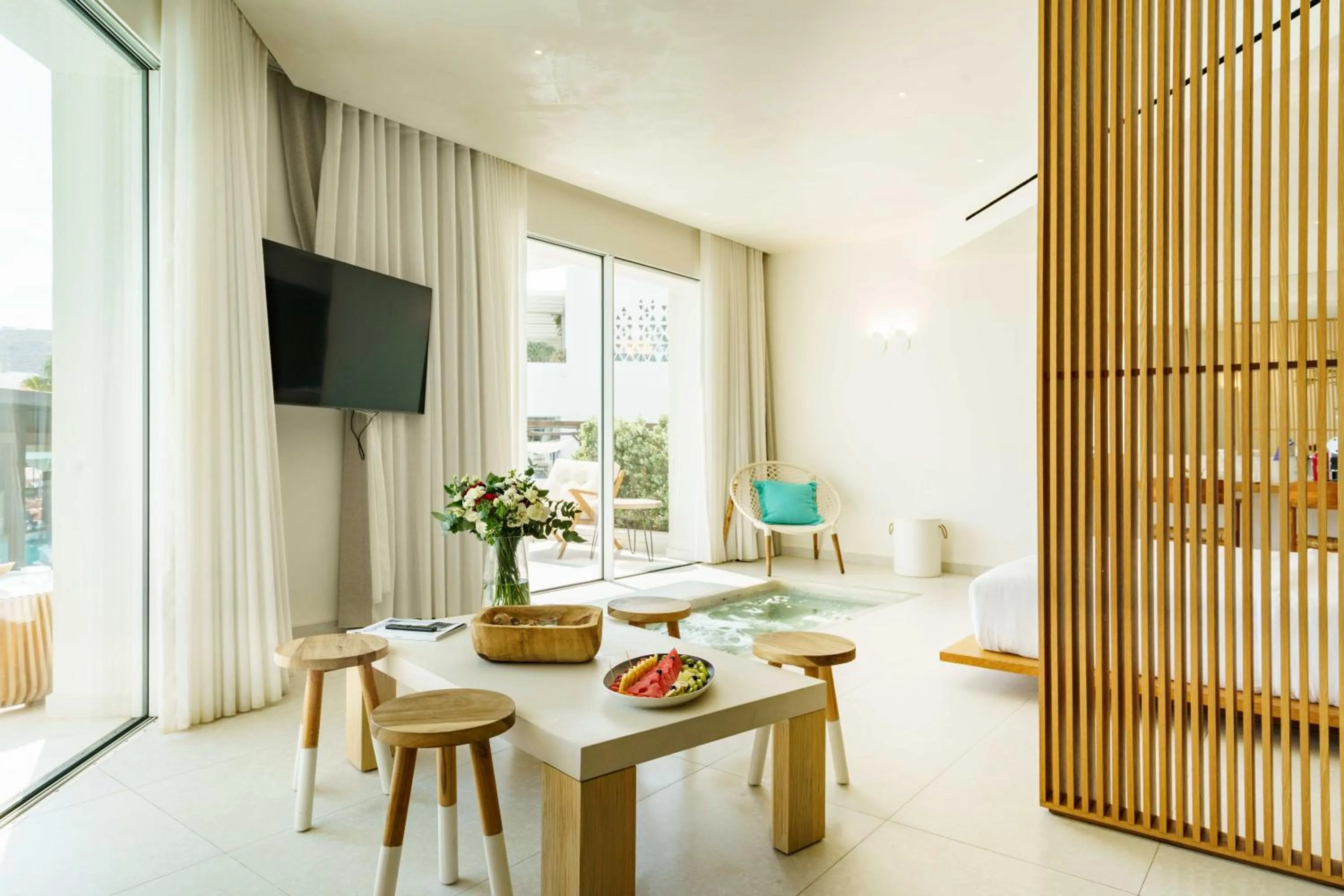 Hot Tub in Mykonos Dove Beachfront Hotel