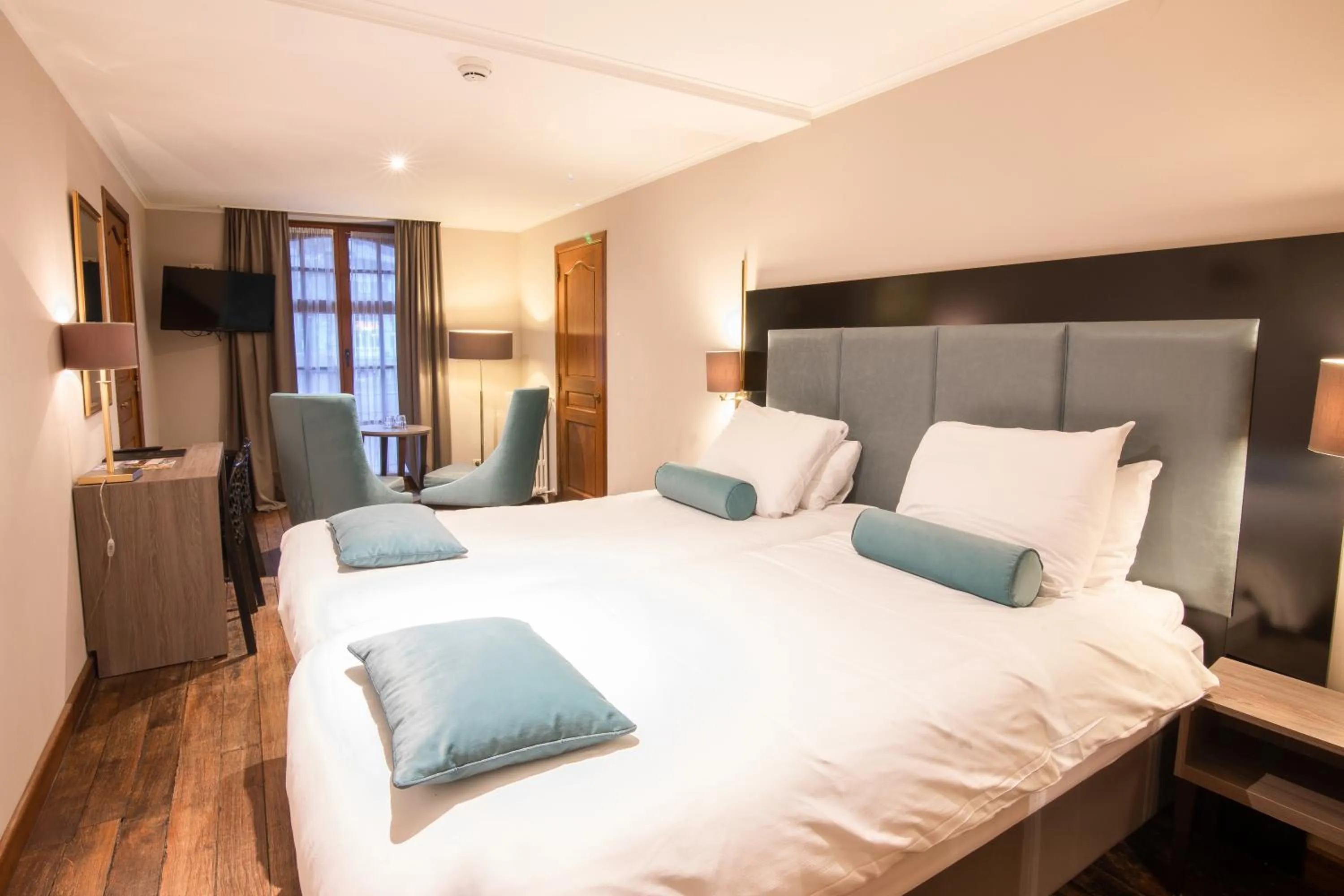 Bed in Hotel de la Poste - Relais de Napoleon III