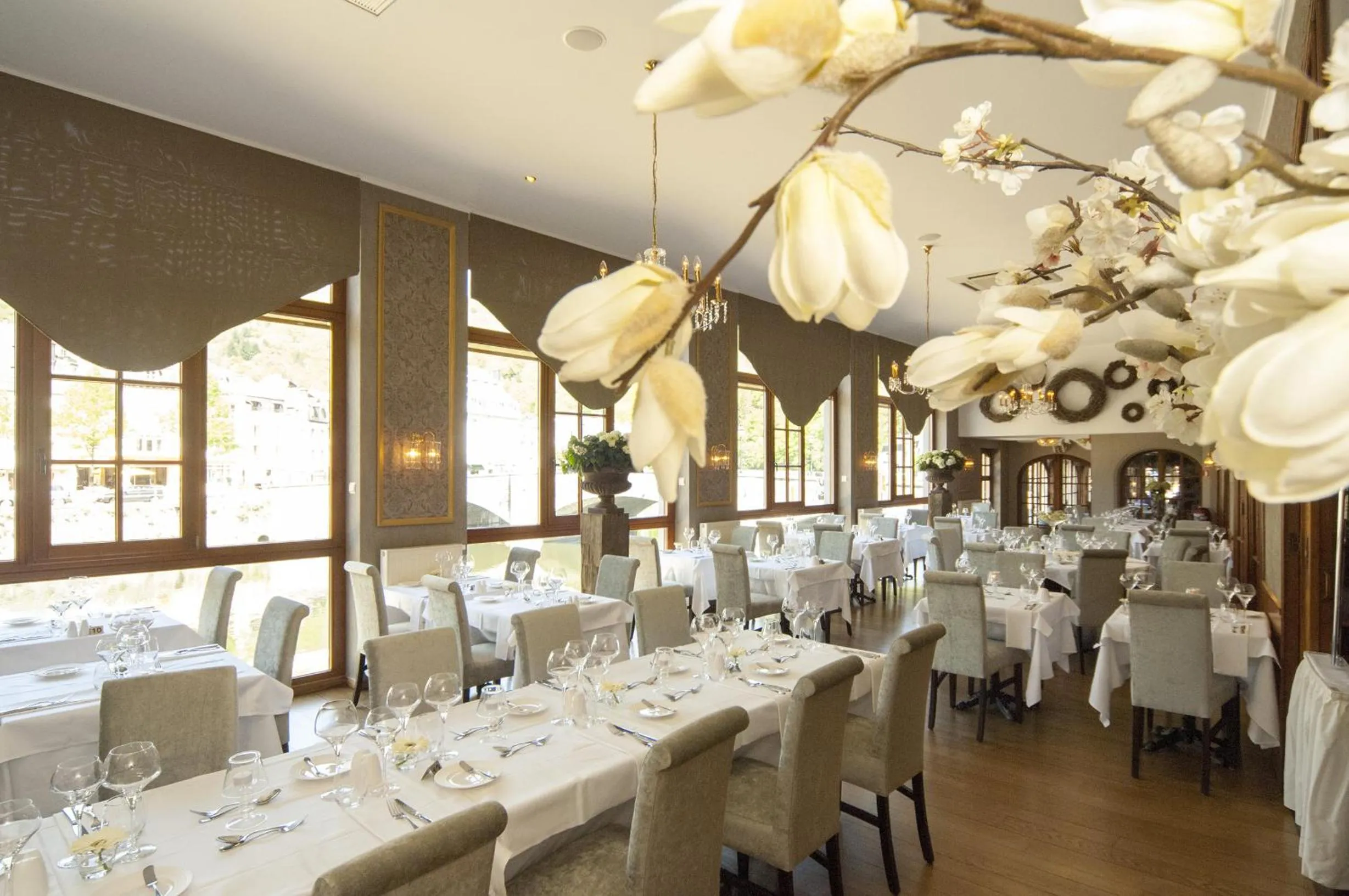 Restaurant/places to eat in Hotel de la Poste - Relais de Napoleon III