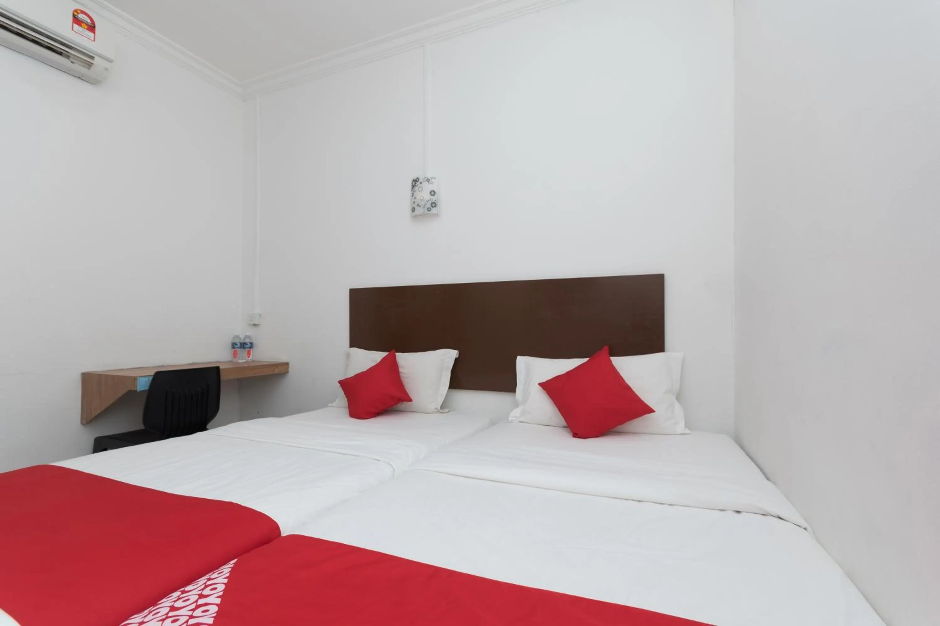 Bedroom, Bed in Hotel O Storytel