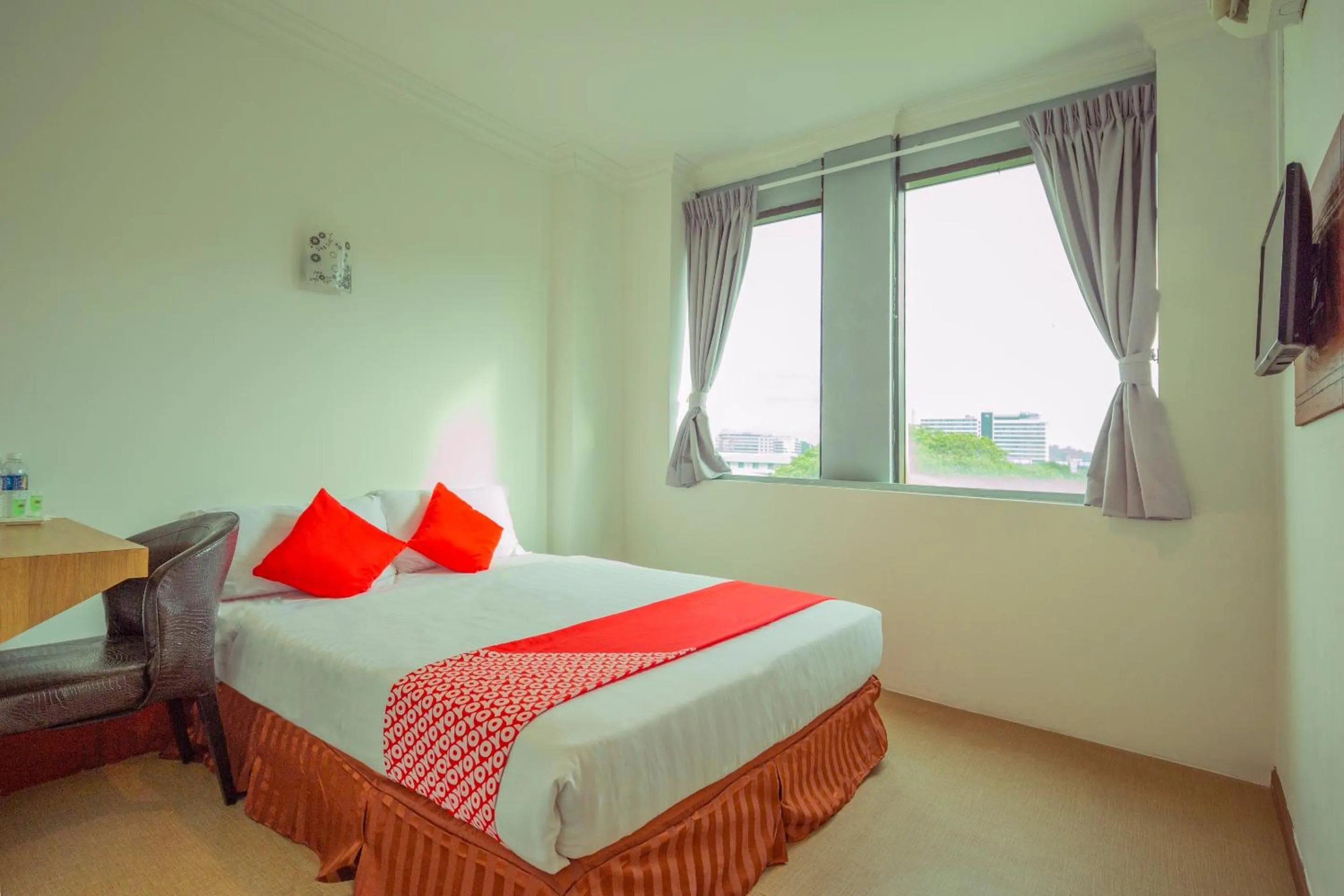 Bedroom, Bed in OYO 218 Storytel