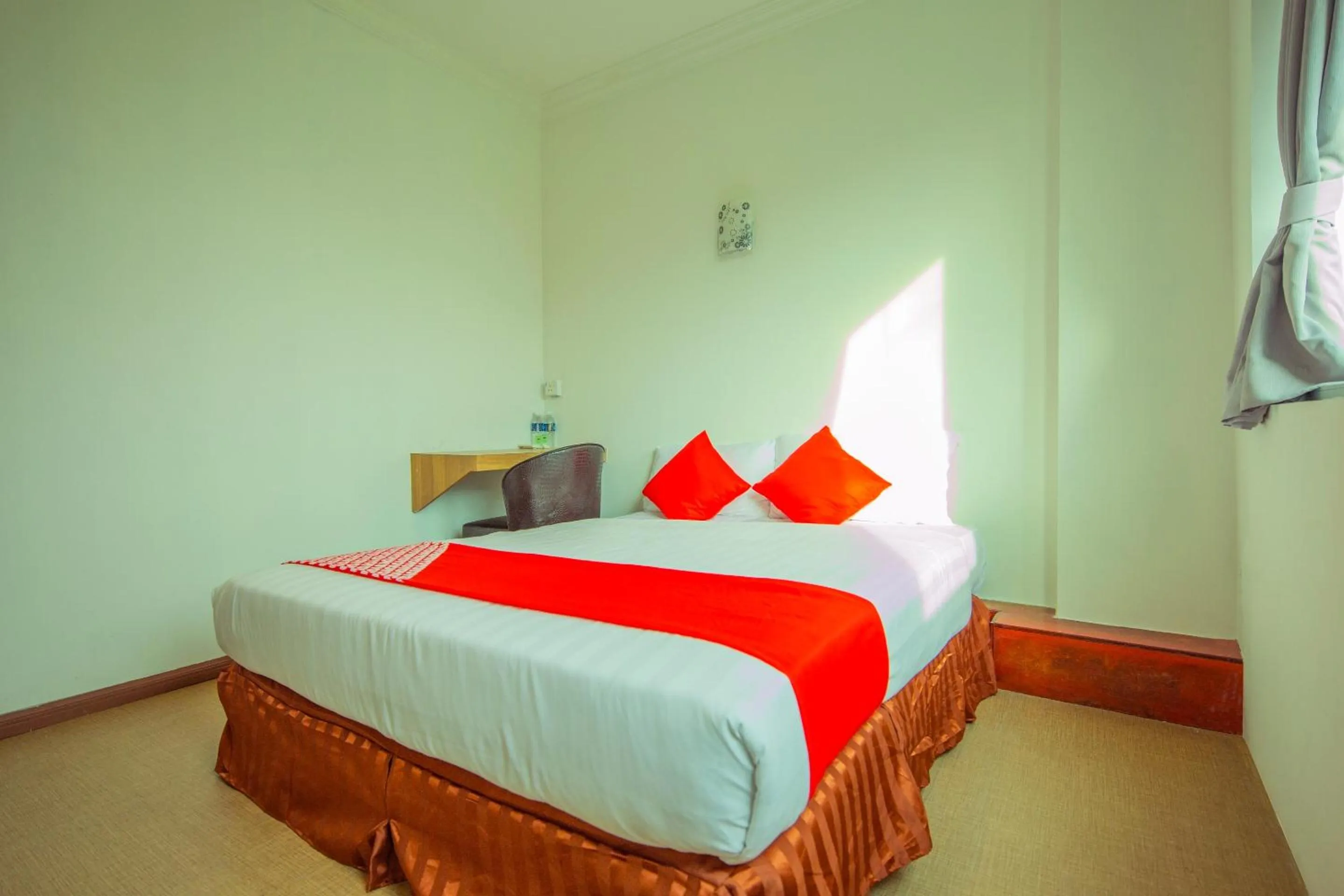 Bedroom, Bed in OYO 218 Storytel